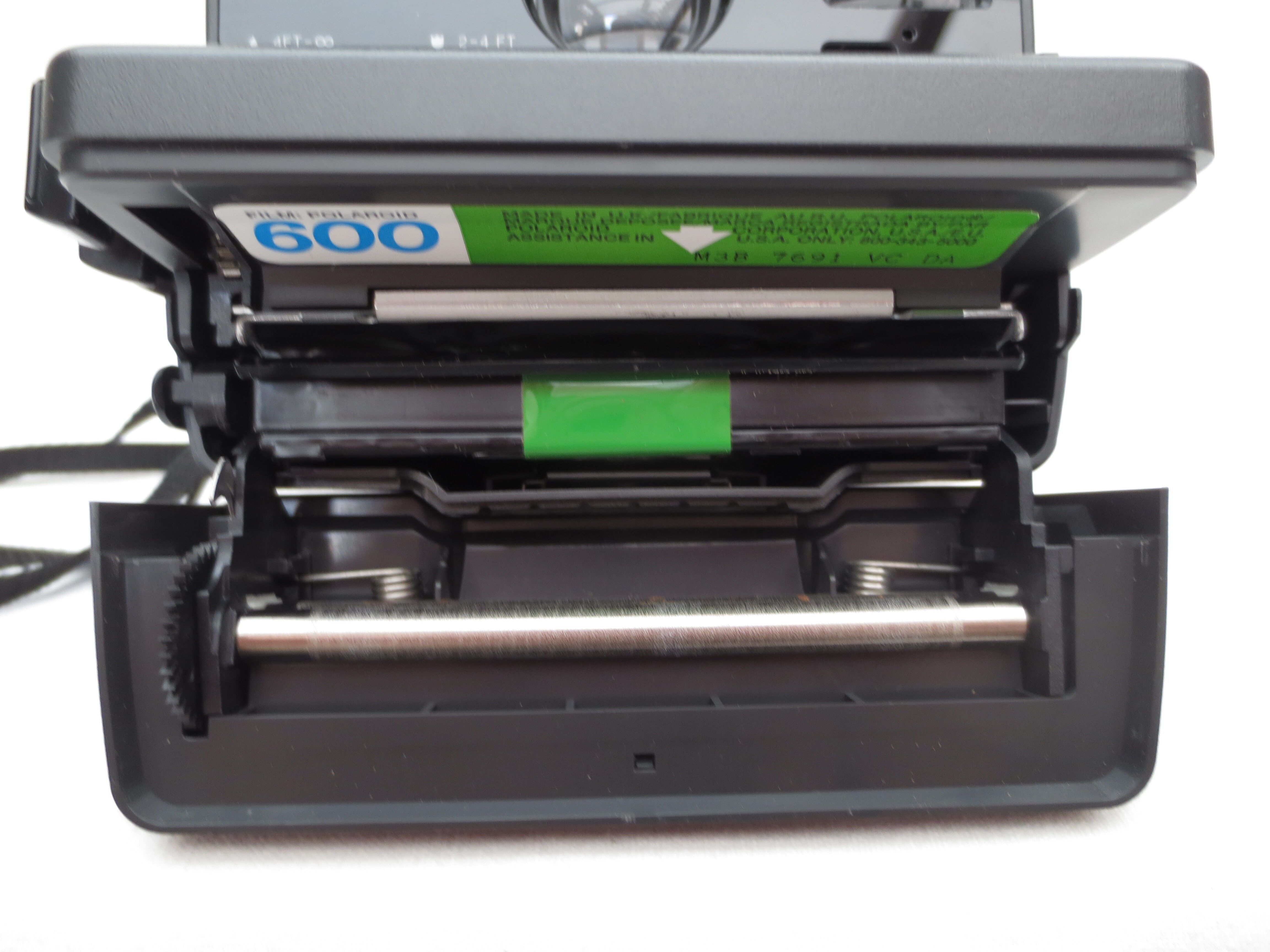 old polaroid camera 636