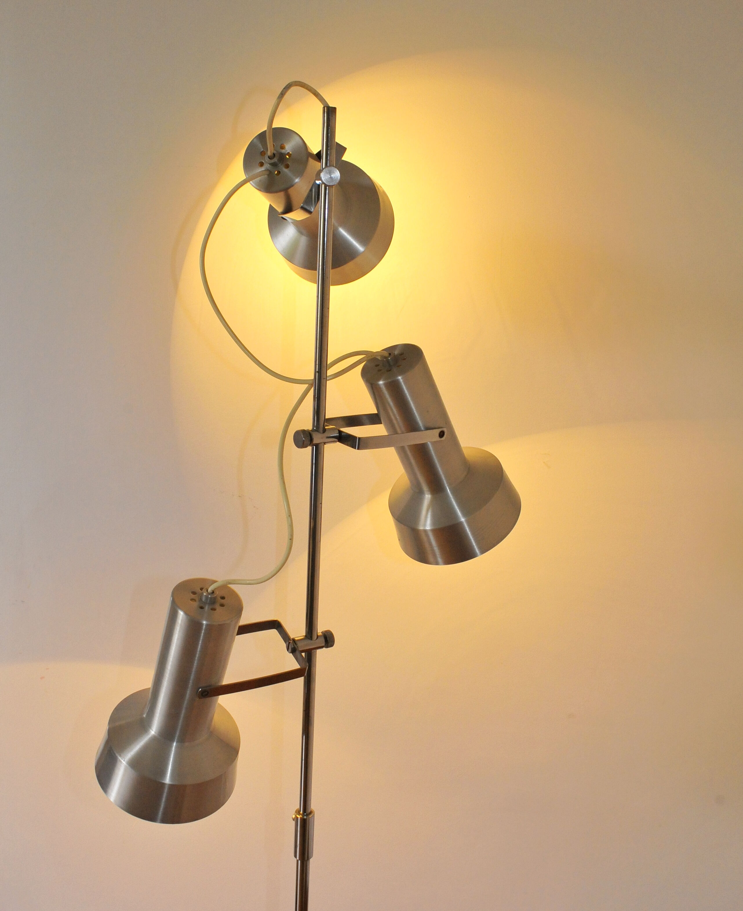 Floor lamp 3 brushed aluminum spots dating from the 70s_ Space Age