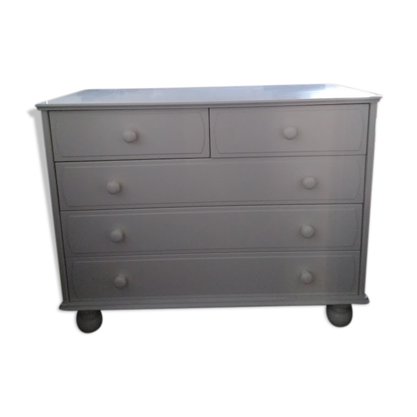 White lacquered chest of drawers