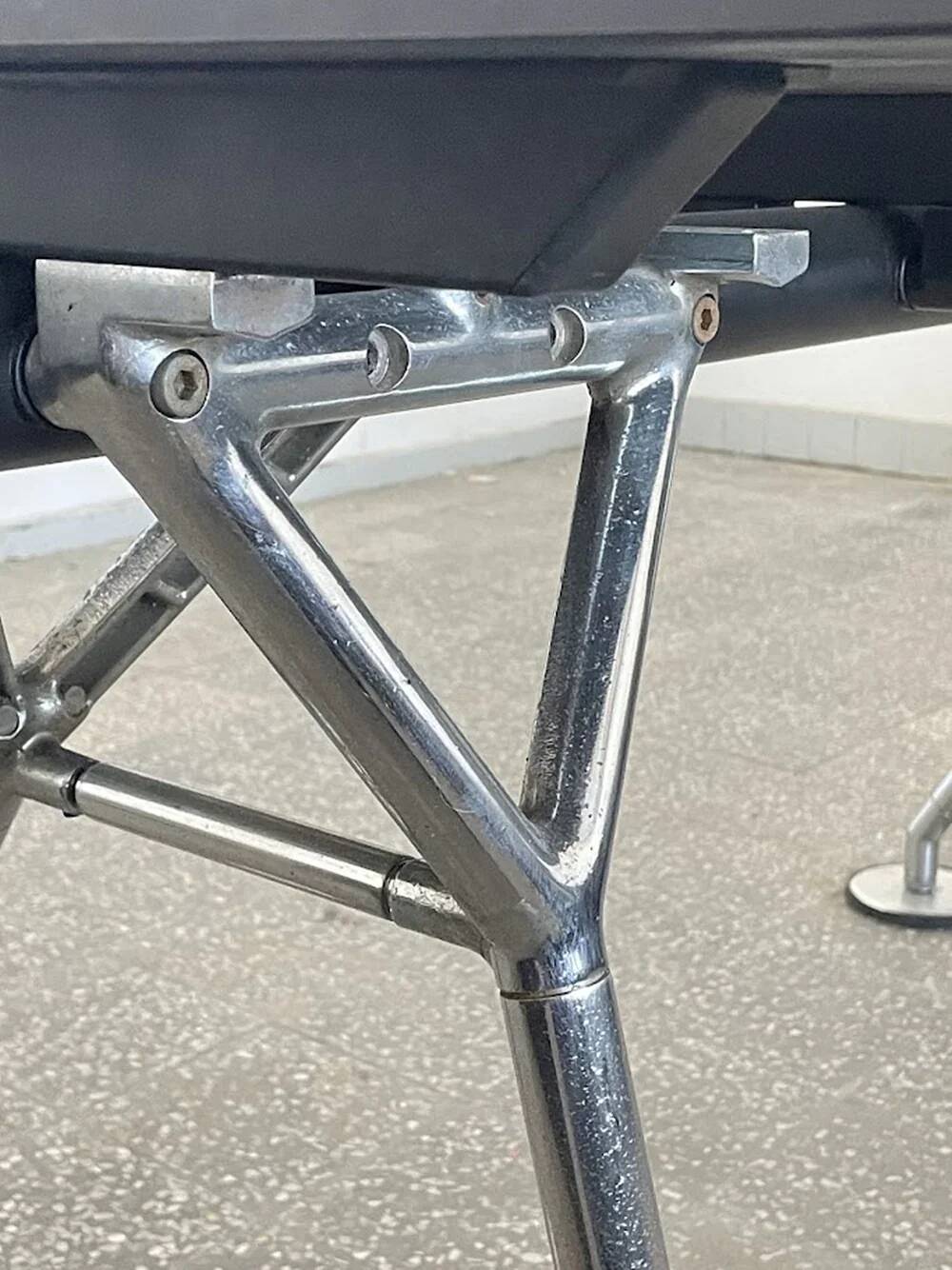 Nomos table by Sir Norman Foster for Tecno, 1980s