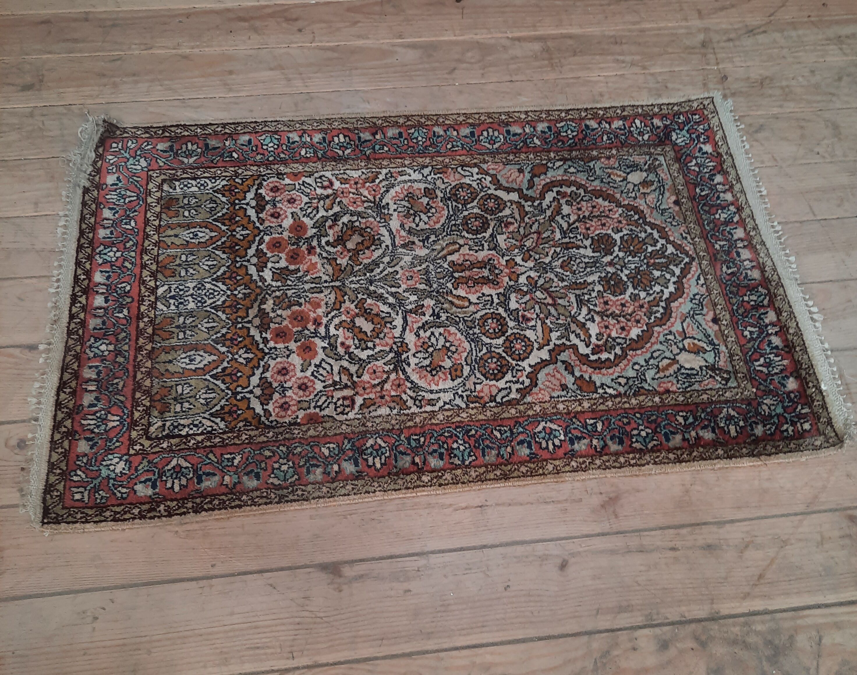 Wool and silk carpet 90x59cm
