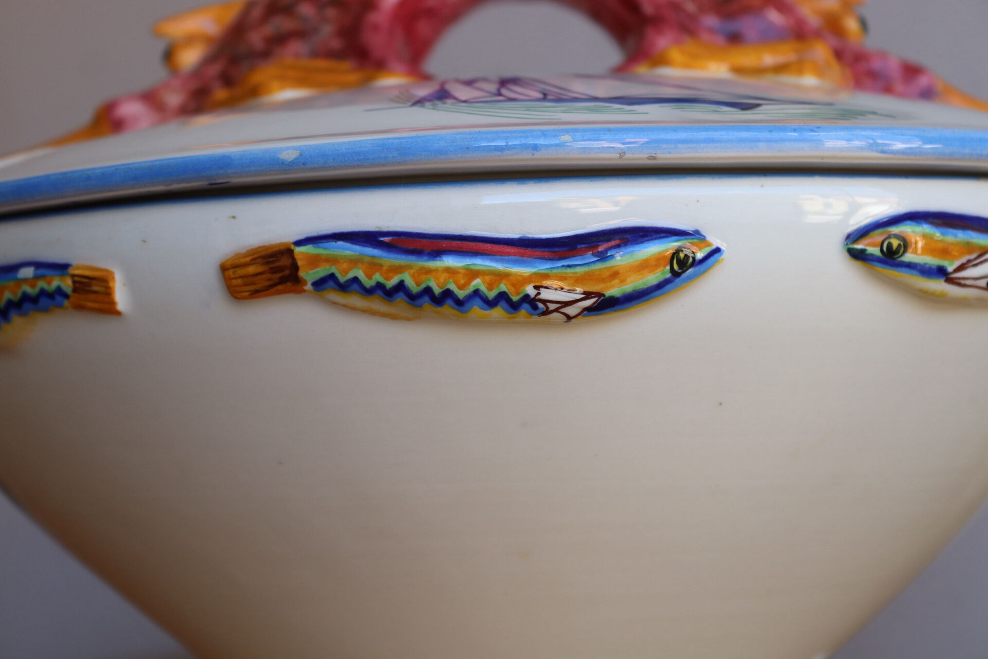 Covered ceramic vegetable dish with painted marine decoration – lobster dish