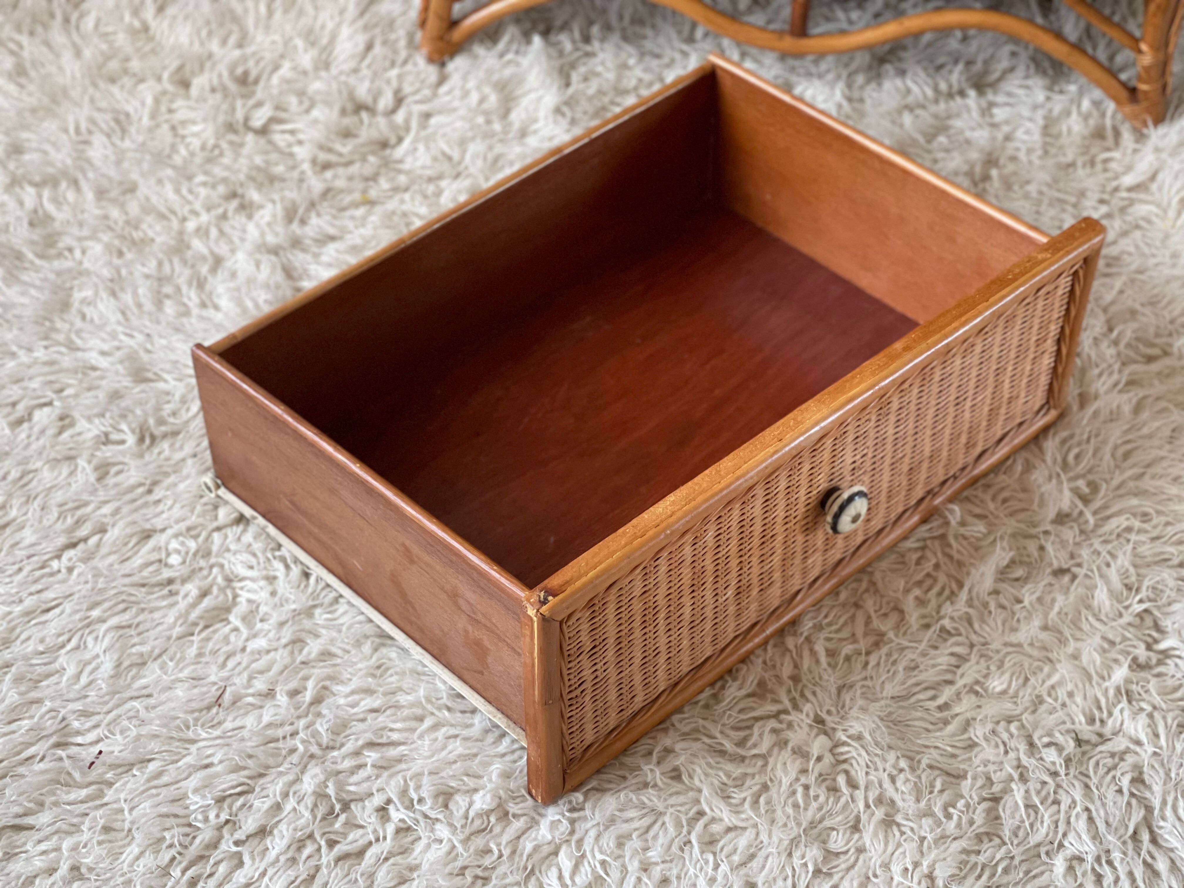 Commode vintage en rotin