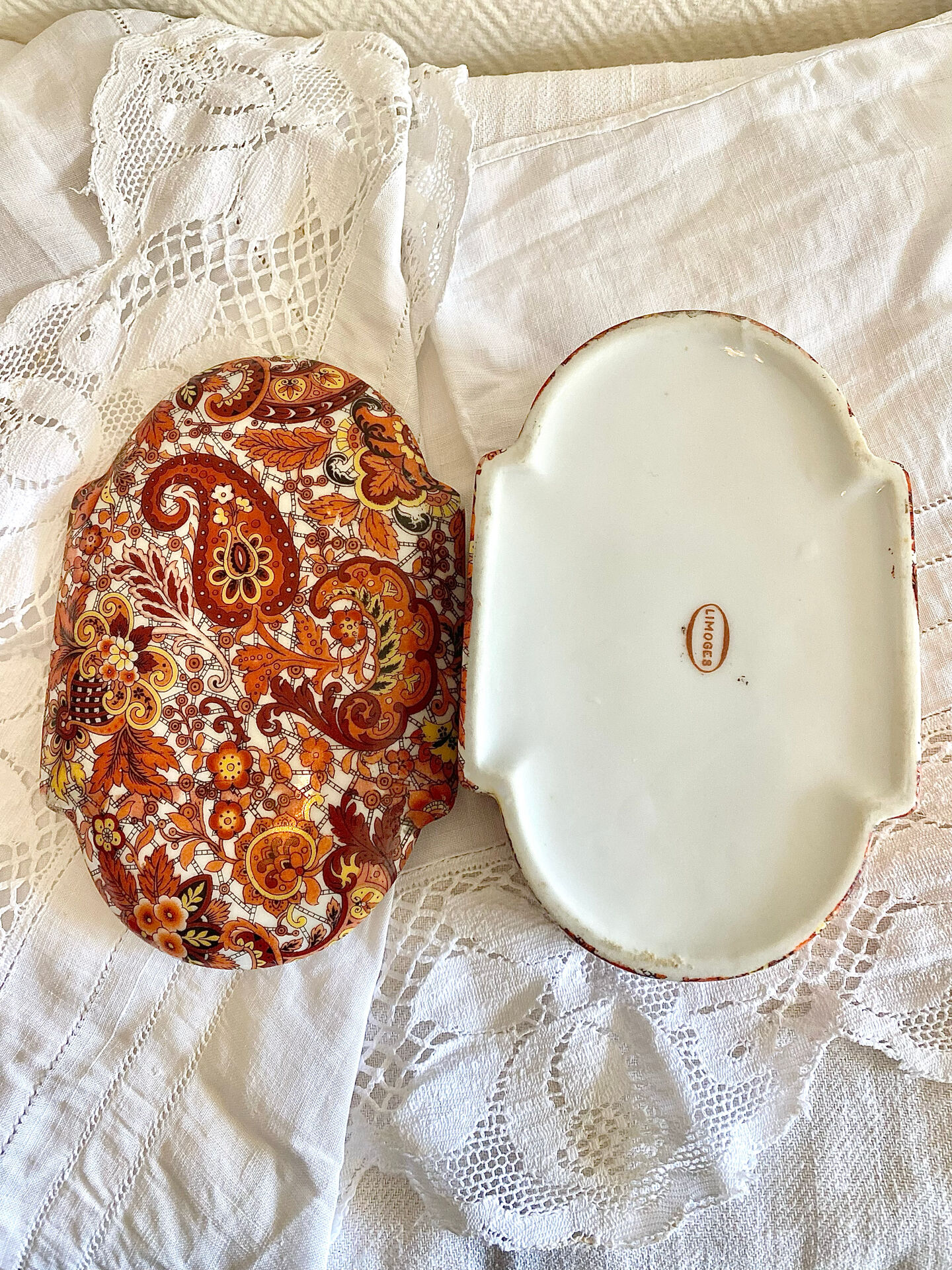 Limoges porcelain box with paisley design from the 1970s.