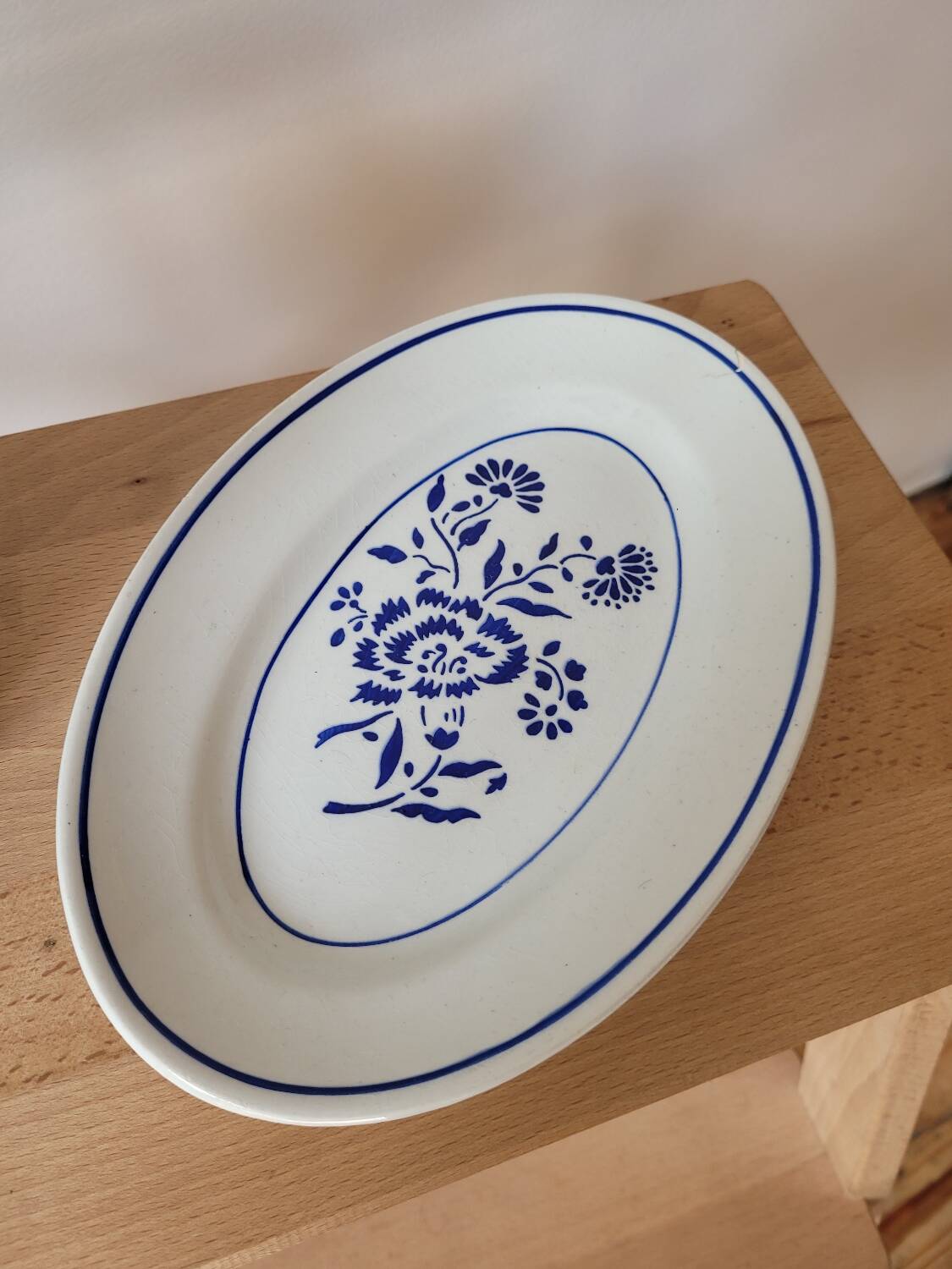 K&G Luneville Eyelet Dish