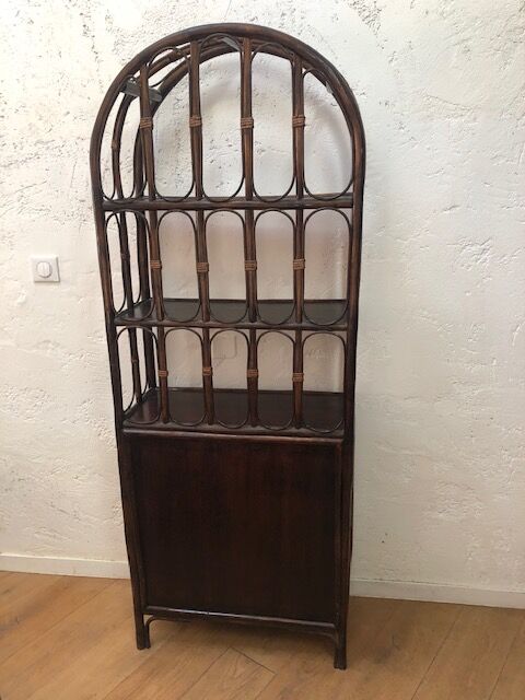 Shelf rattan library