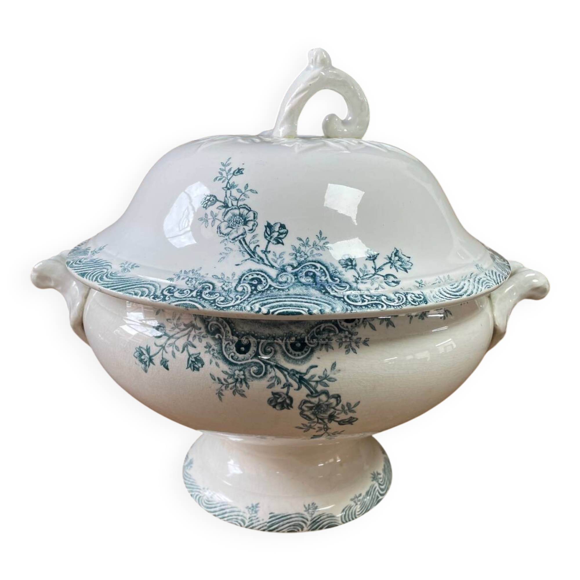 St-Amand soup tureen A. Lebacqz & M. Bouchart Rocaille model