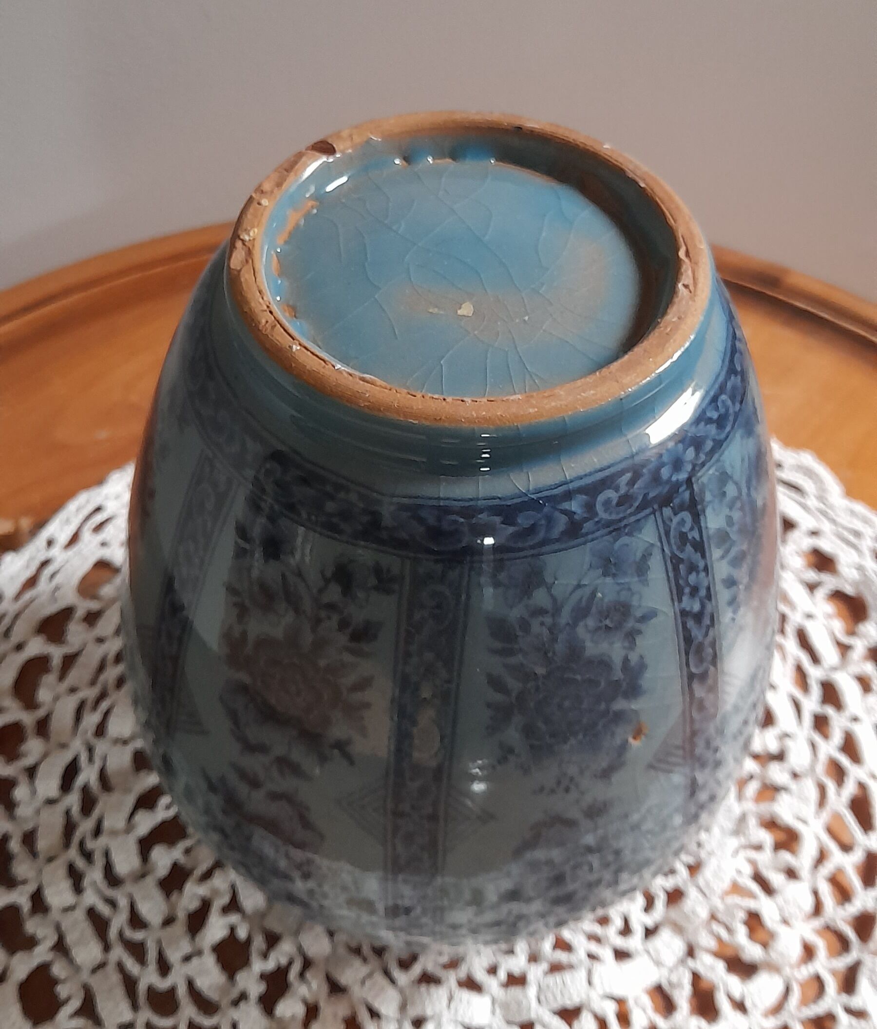 Decorative vase in blue glazed ceramic with floral decoration and arabesques, circa 1930