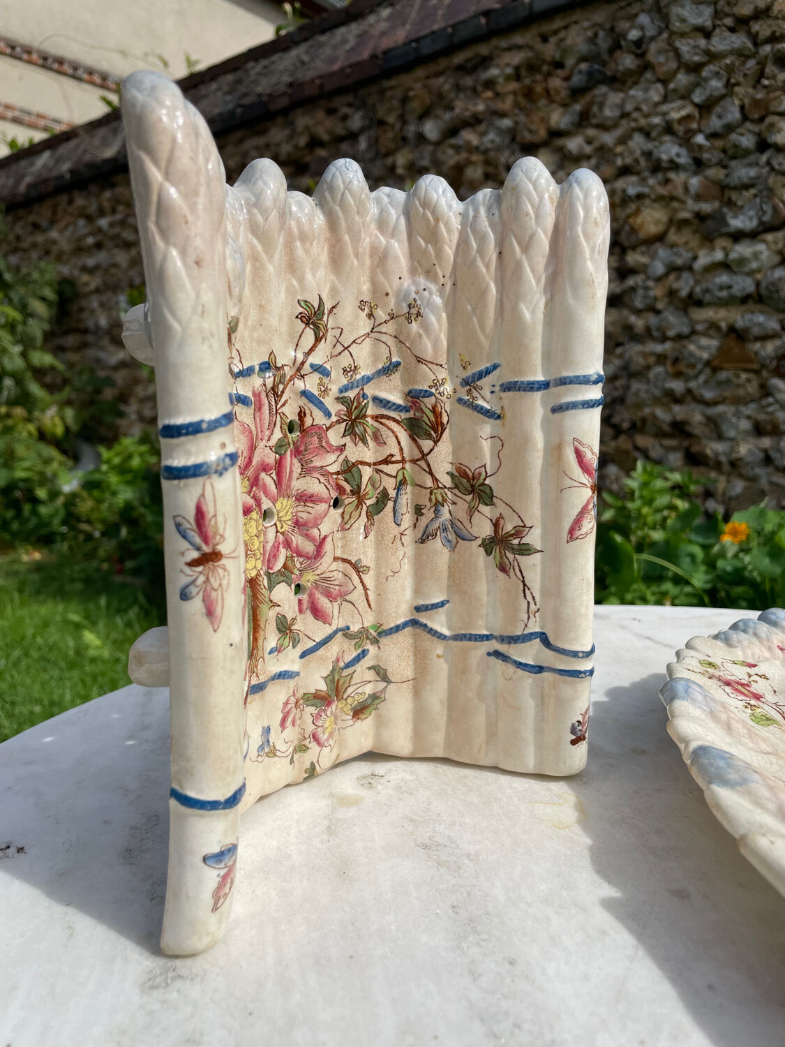 Slush asparagus serving dish.