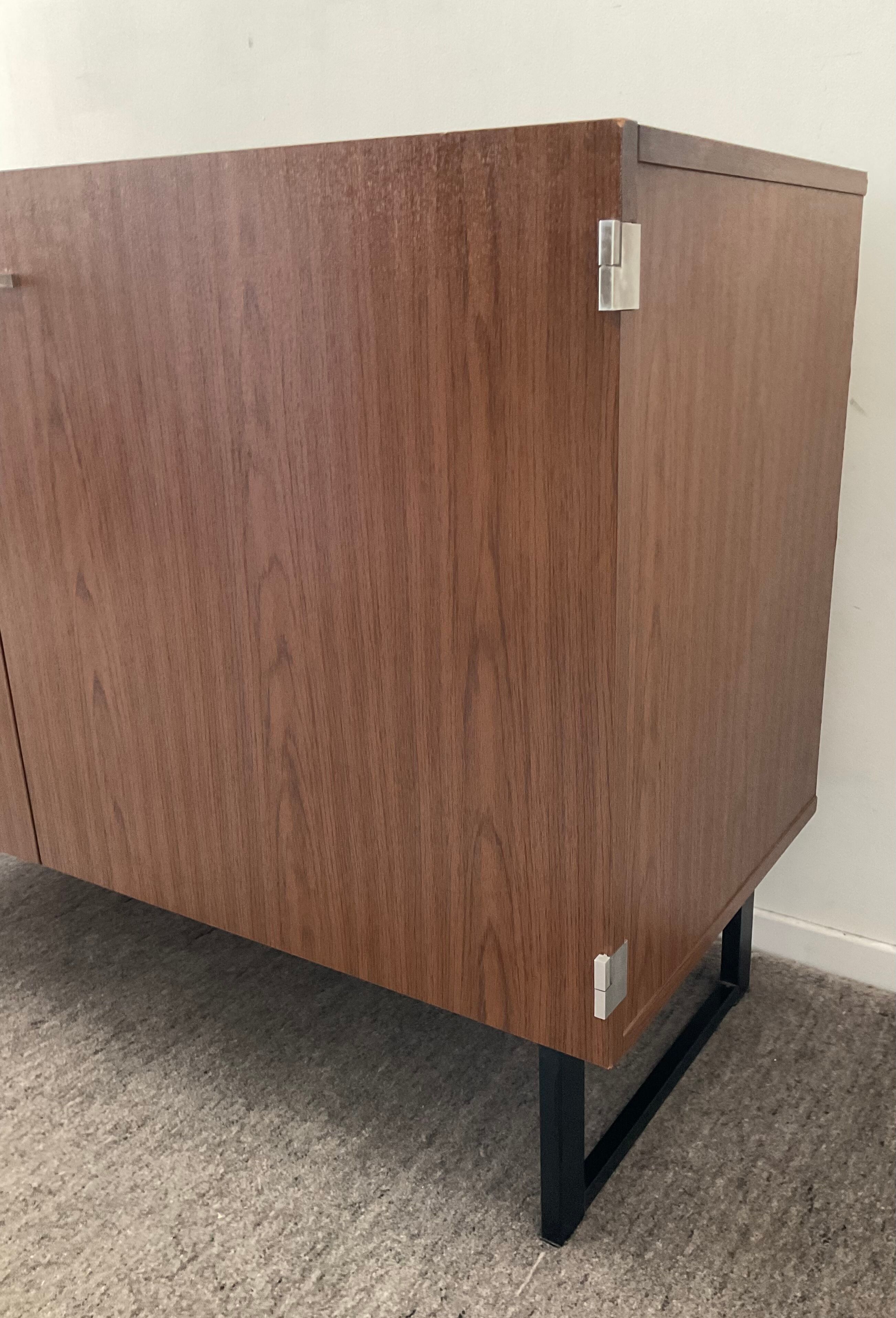 High enfilade Pierre Guariche for Meurop 60s