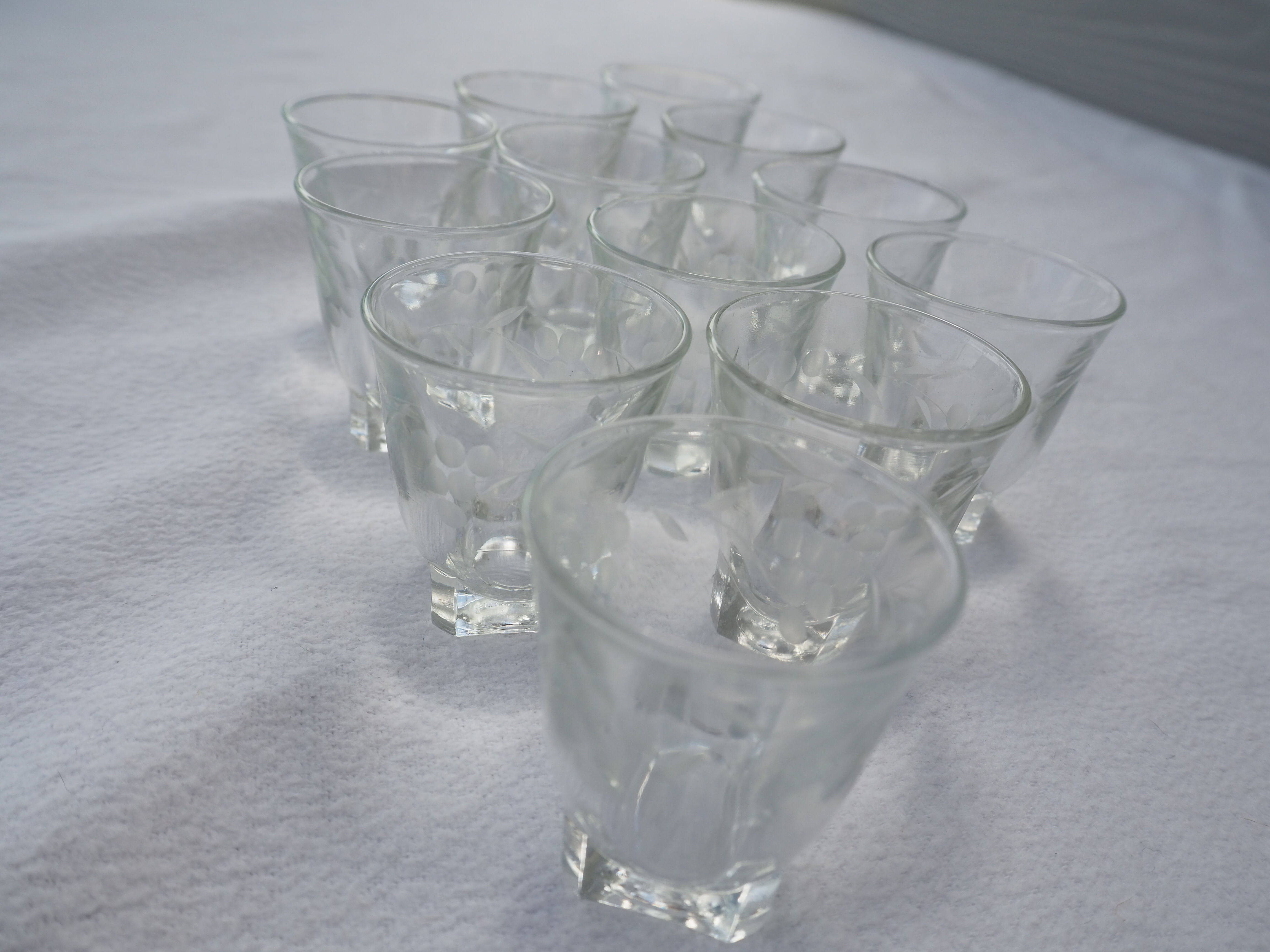 12 engraved liqueur glasses – from the 1960s-1970s