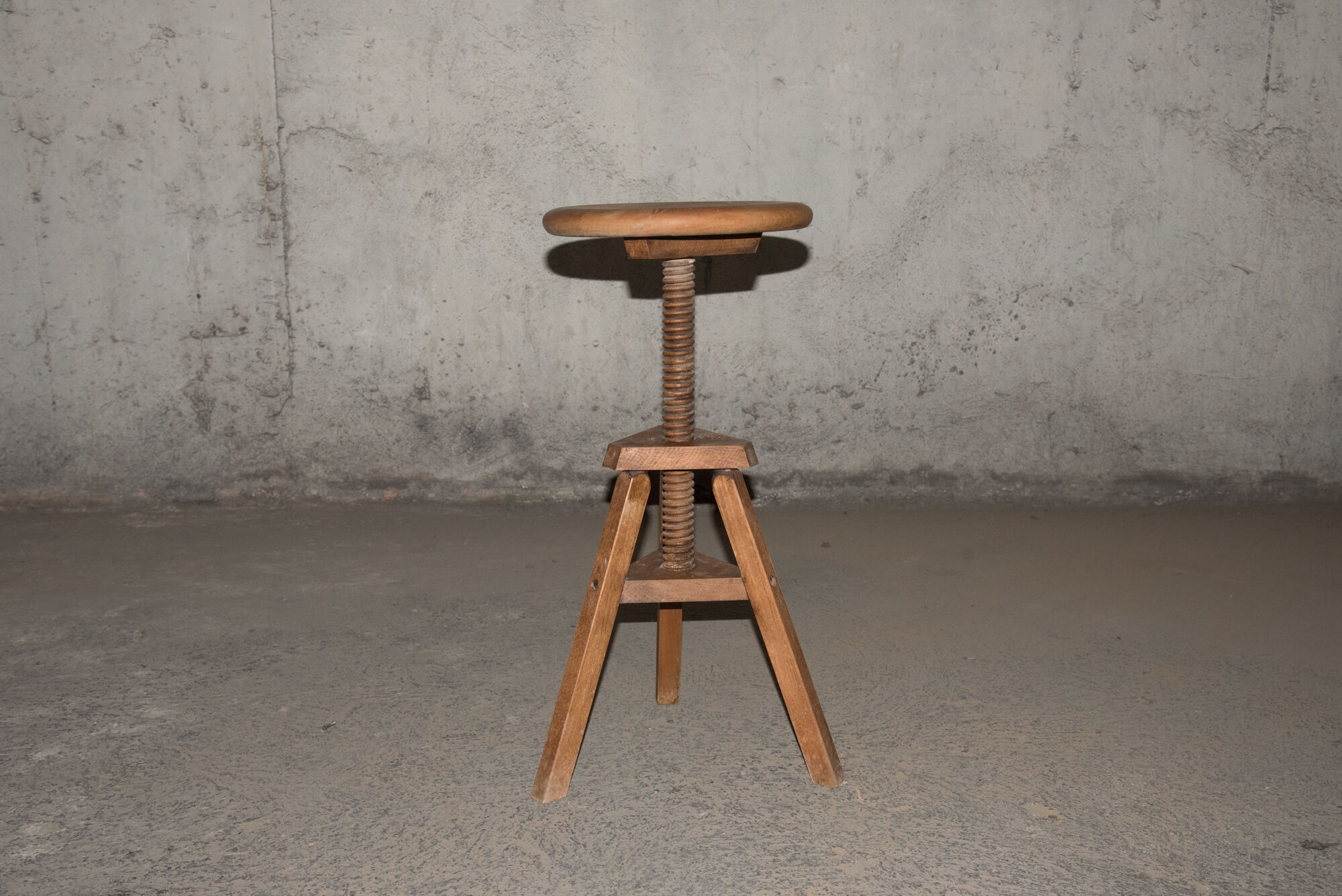 Old TBE screw stool