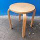 Tabouret bois courbé