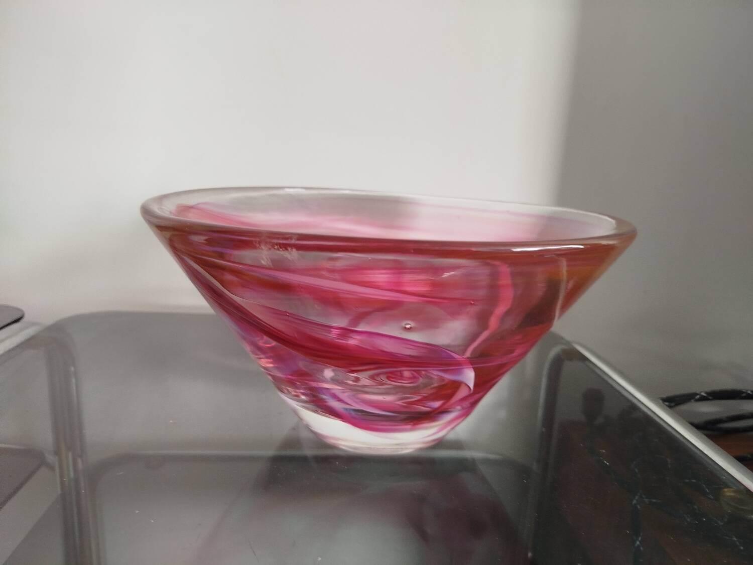 Large salad bowl / bowl in blown glass - pink and purple tones