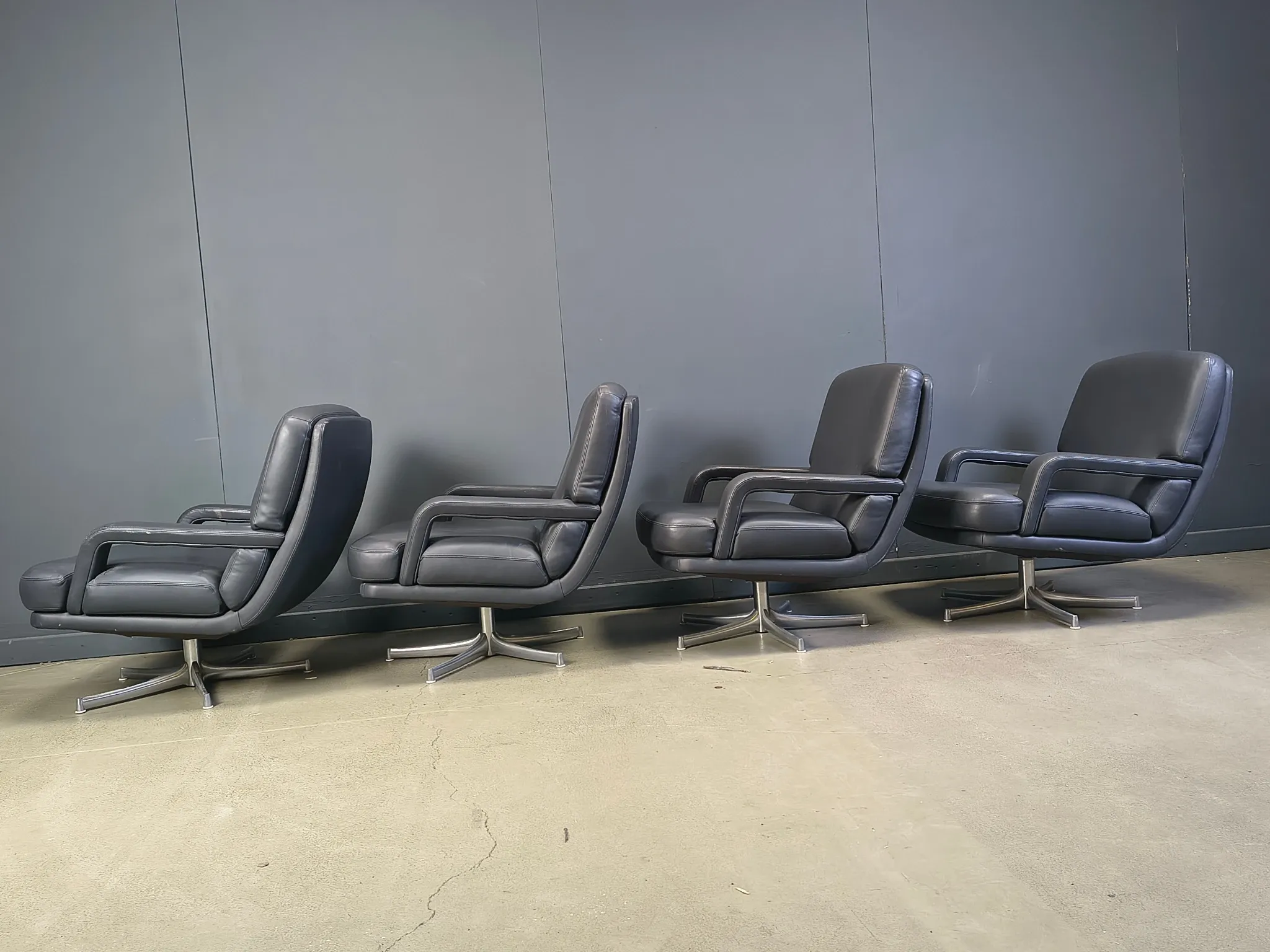 Set of 4 swivel chairs by Bernd Munzebrock for Walter Knoll, 1970s