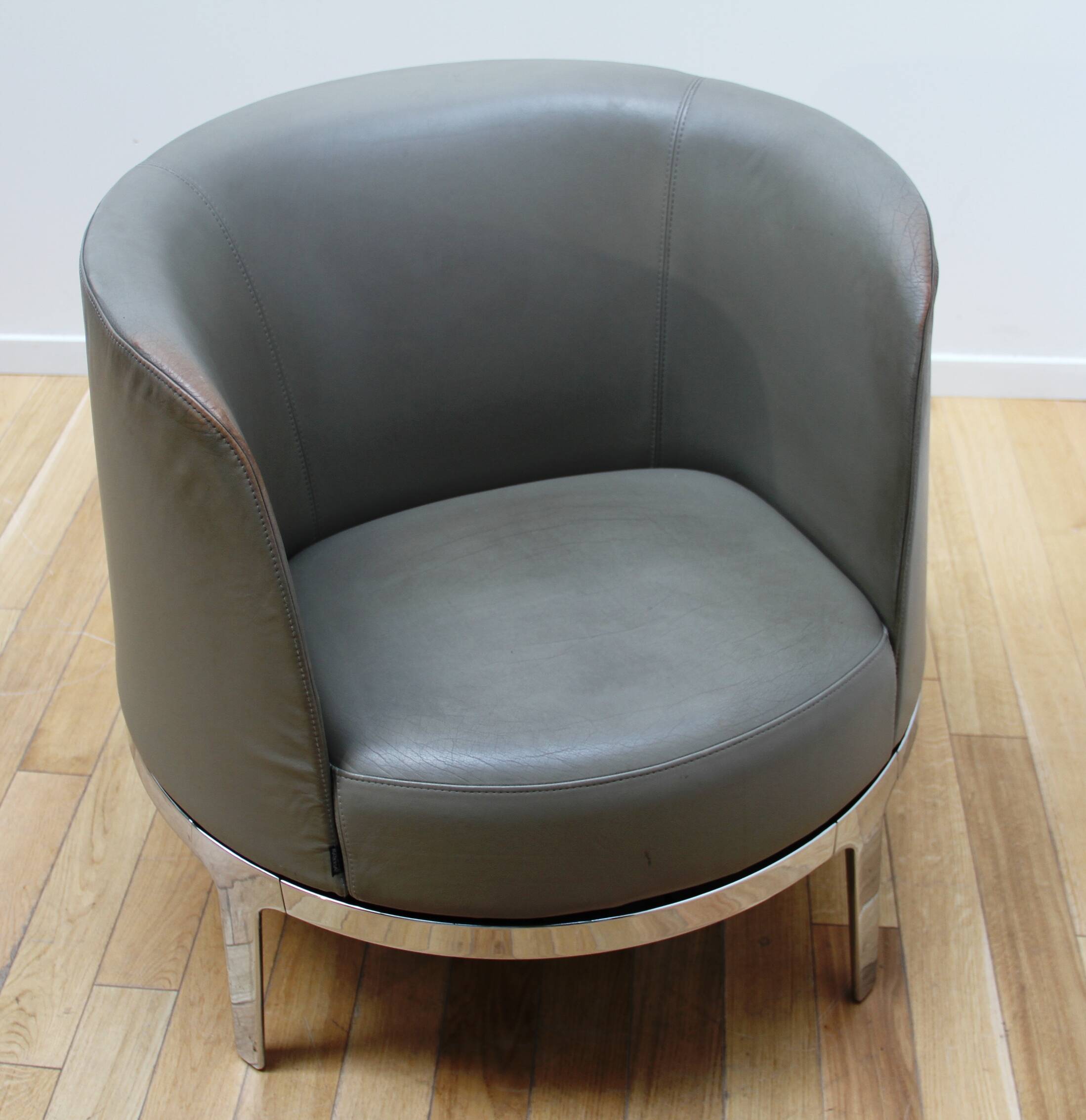 Omni Armchair, Materia