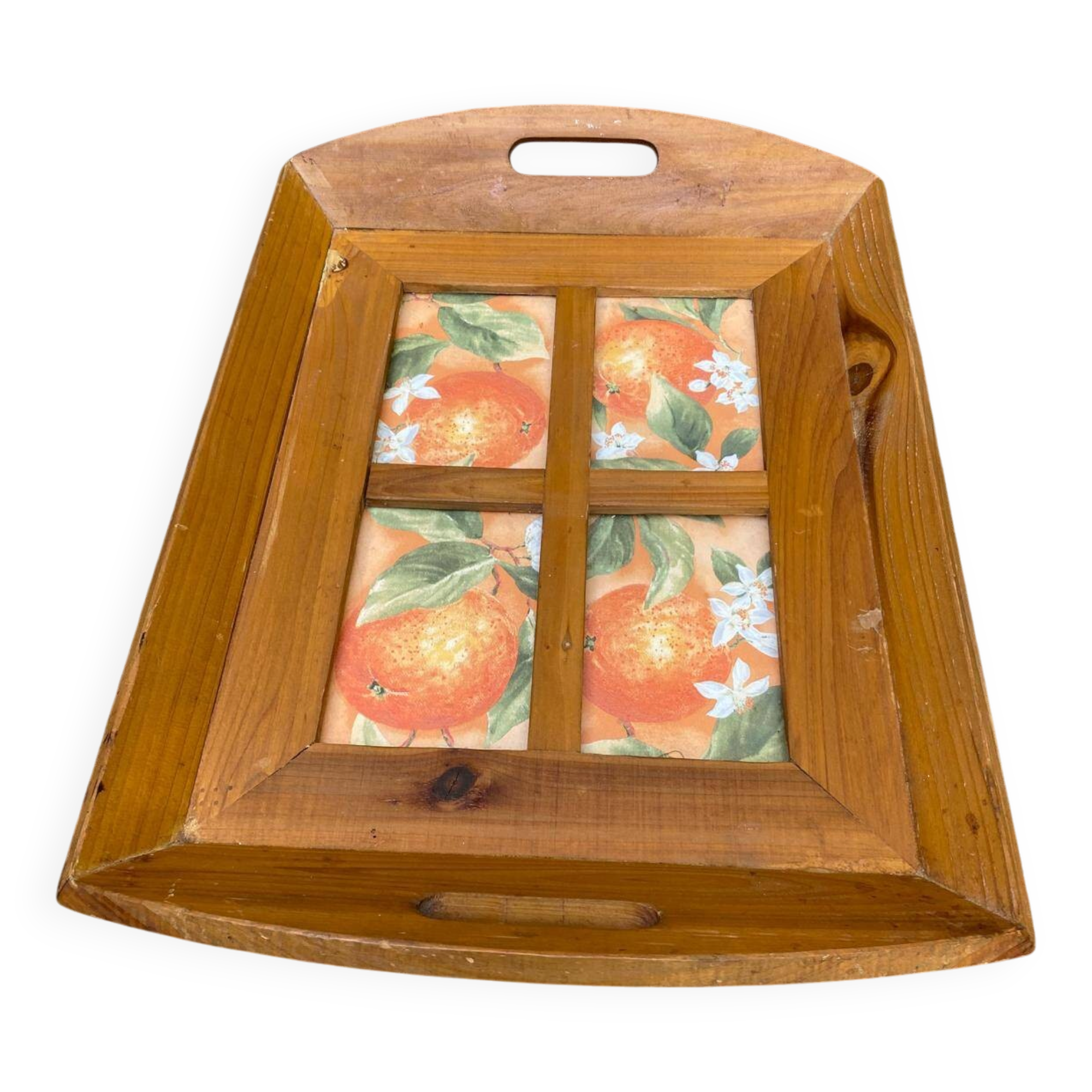 Vintage rectangular serving tray in solid wood with 4 compartments.
