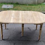 Renovated Louis Philippe round extendable dining table, 19th century