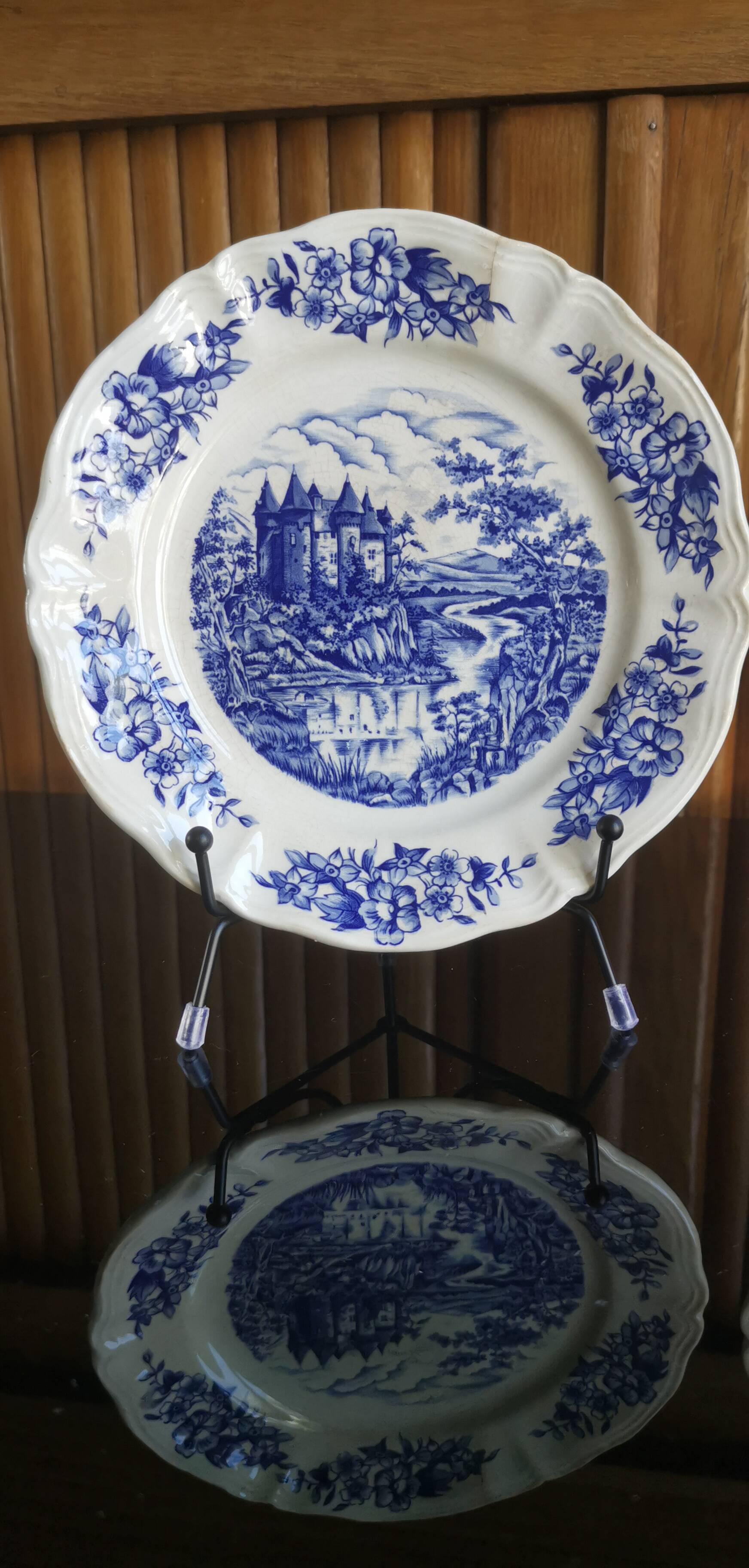 Set of 2 Sarreguemines porcelain collector's plates from the 70s