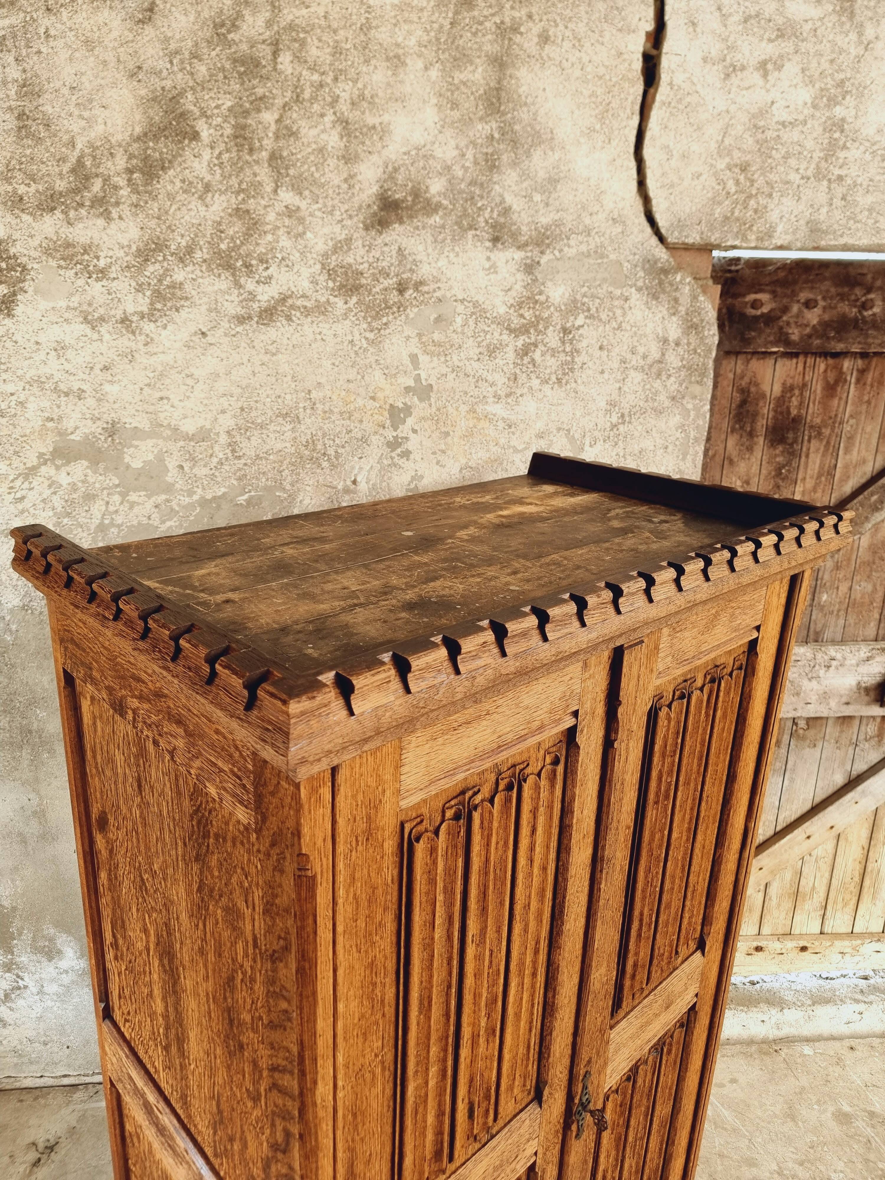 Antique cabinet drawercabinet Neo Gothic