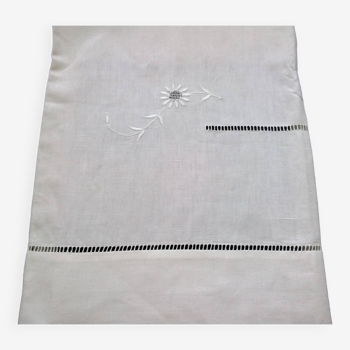 White cotton sheet with embroidery and openings 2.30 x 2.70 m