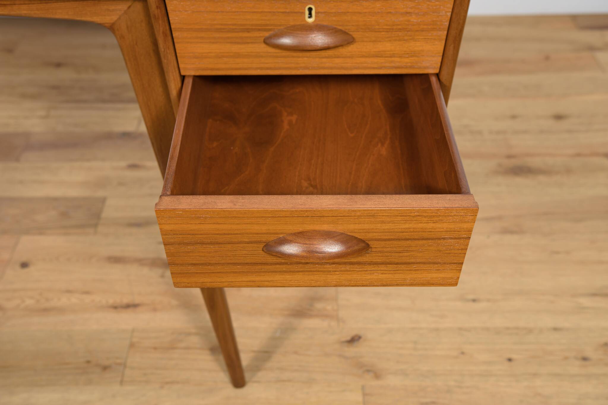 Mid-Century Teak Desk by Svante Skogh for AB Möbelfabriken Balder, Sweden, 1950s