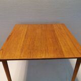 Side table in solid teak with removable legs. Model FD544, by Edvard Kindt-Larsen for France and son