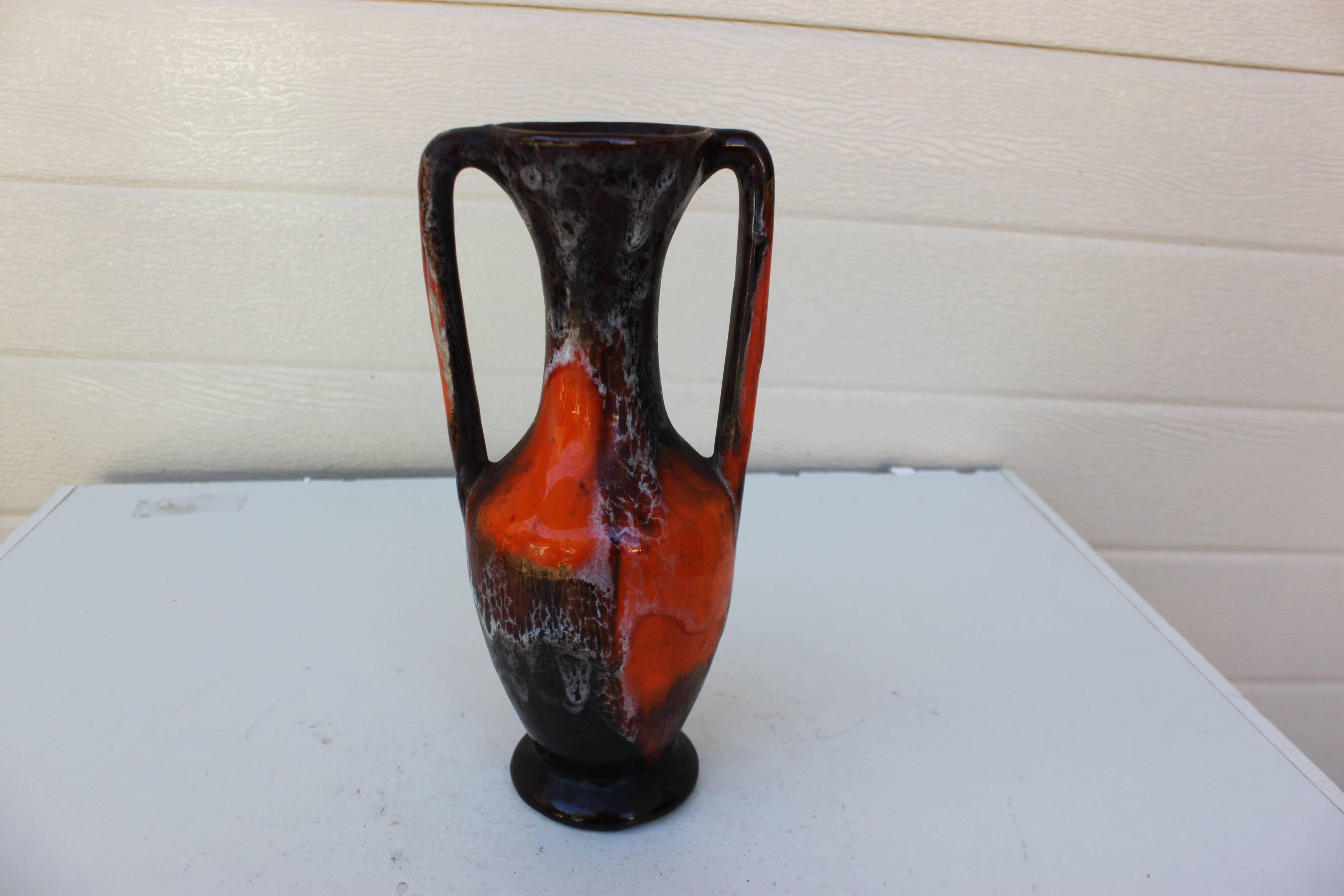 vase 1970 two orange handles.