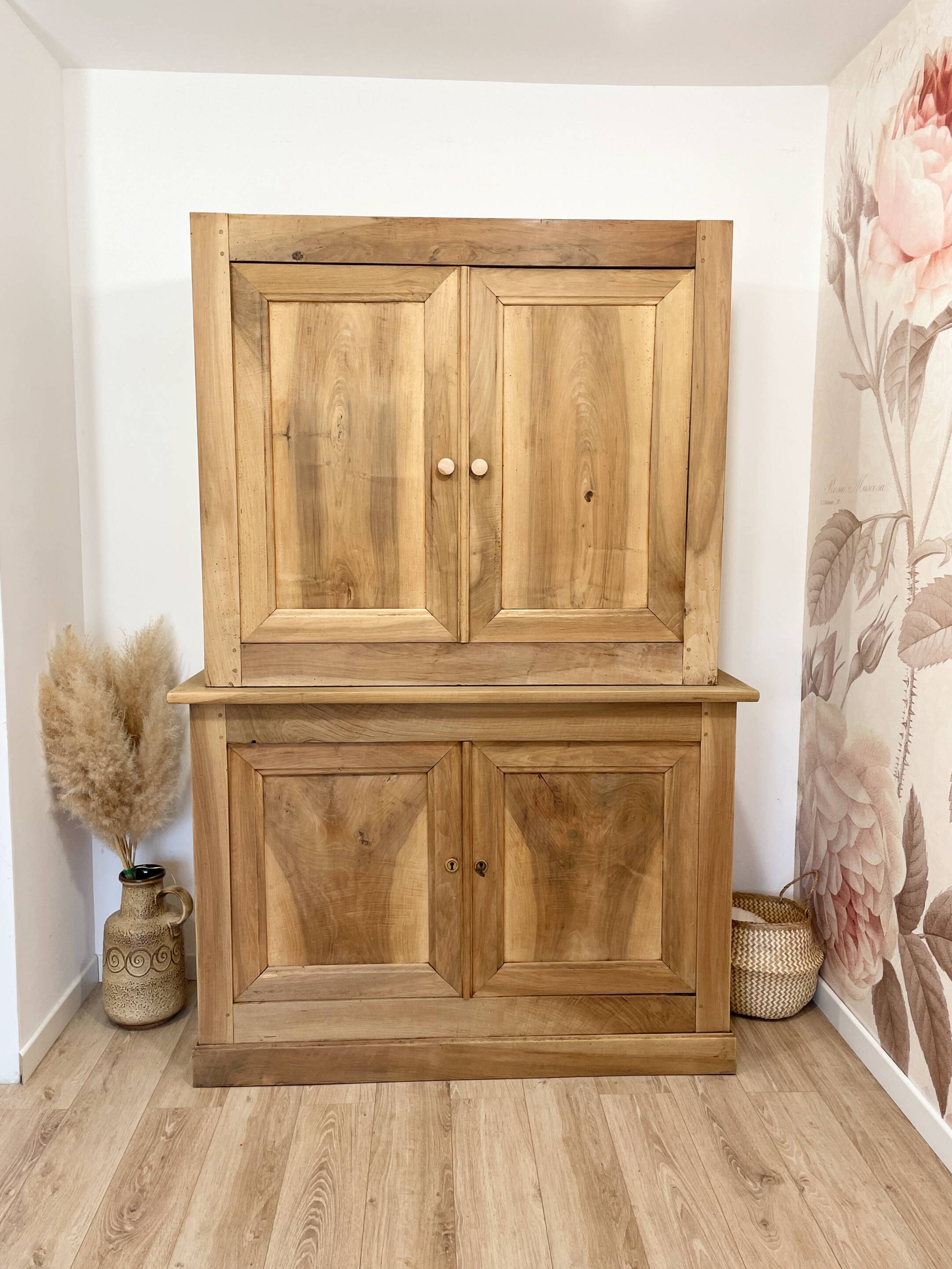 Antique two-body buffet in solid wood (restored)