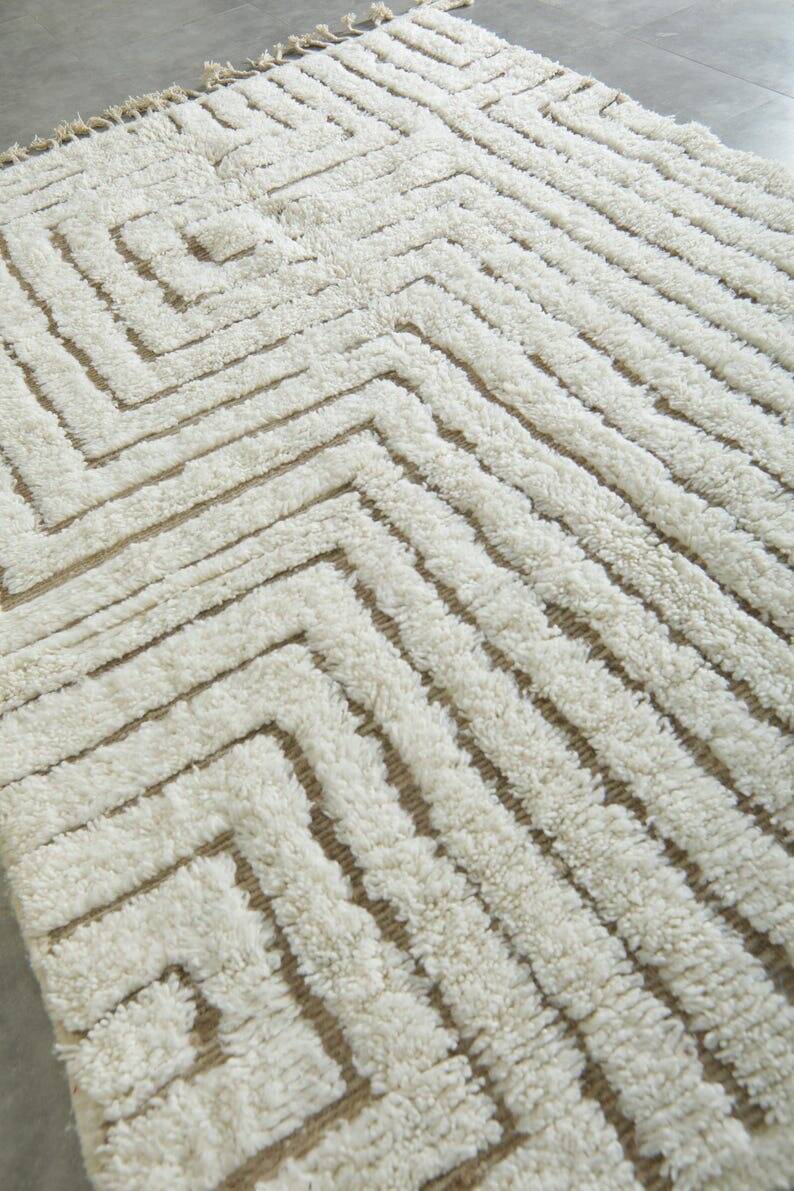 Pure natural wool Berber rug for your living room, size 150 x 250 cm.