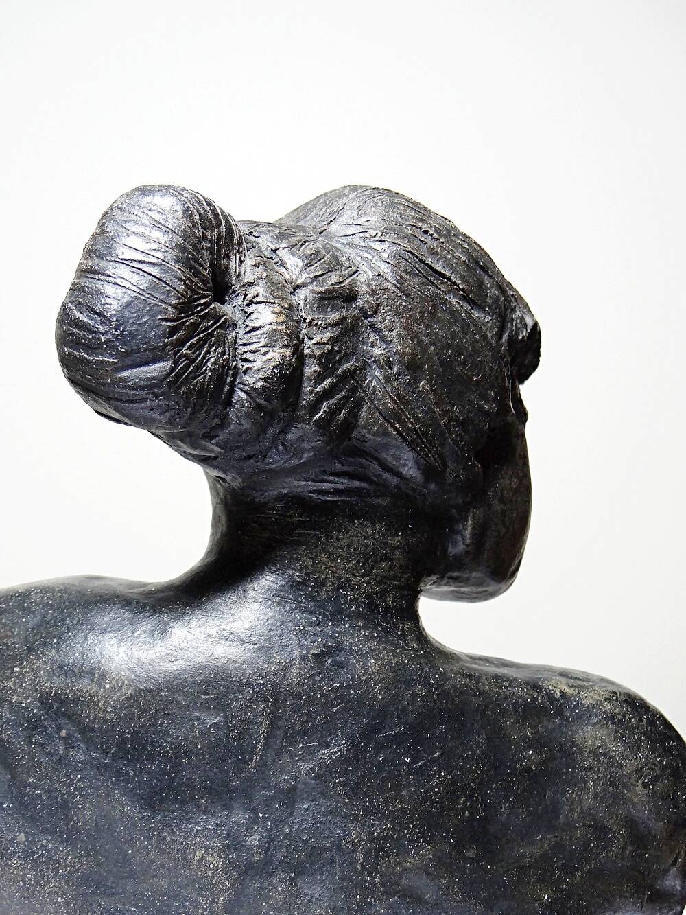 Buste de femme céramique XXe artisanat d'art à identifier