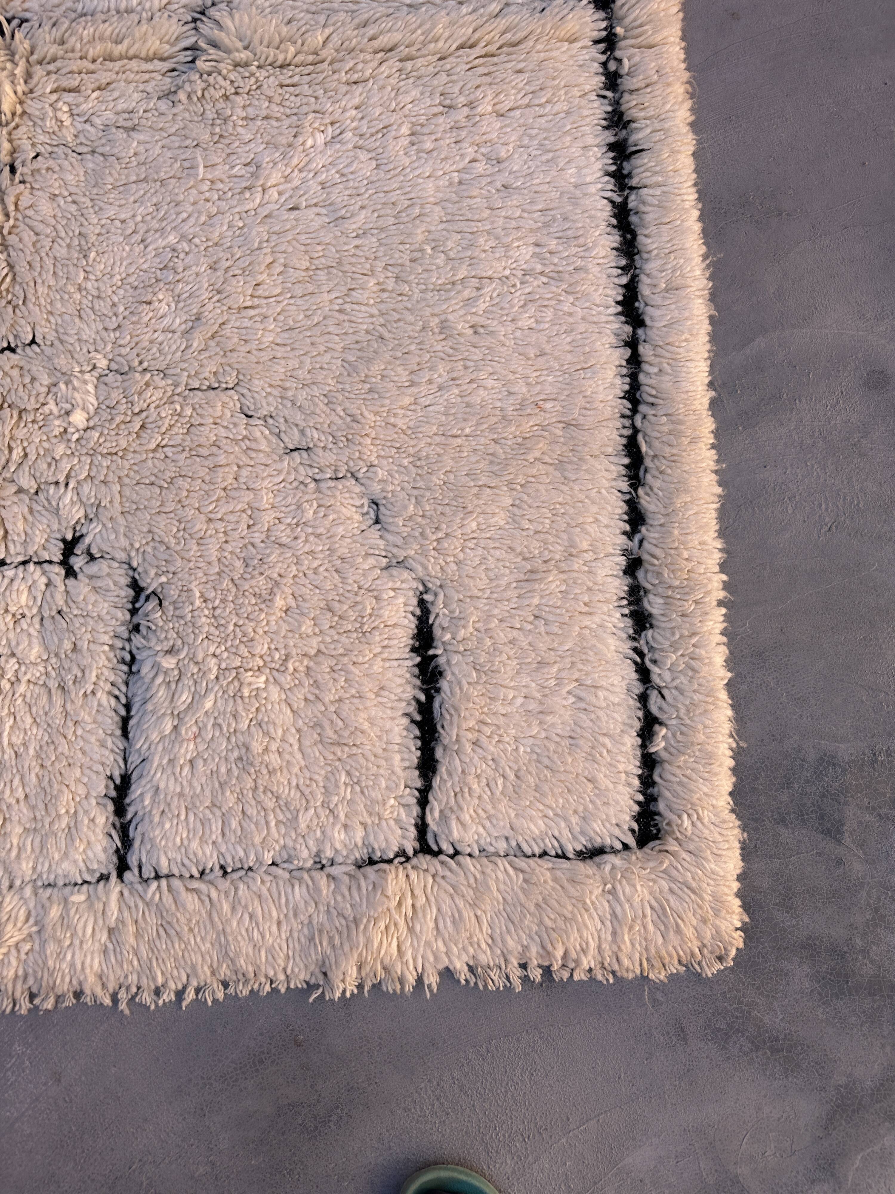 White Marmoucha Moroccan rug - 200 x 148 cm