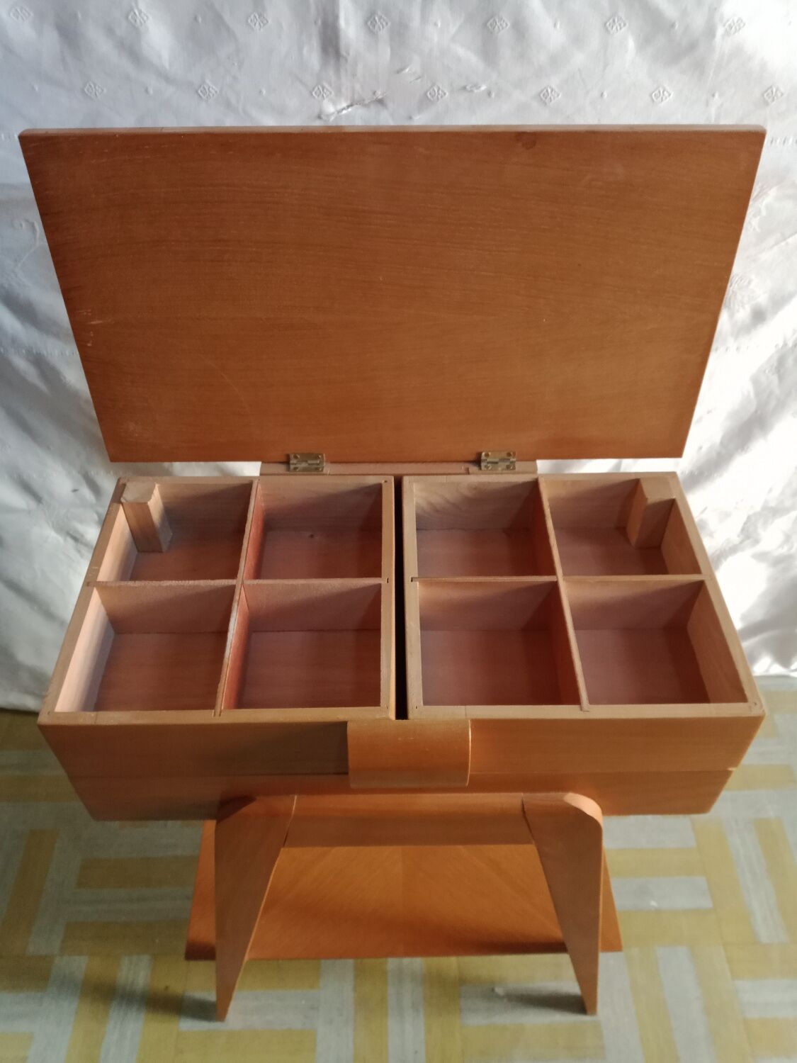 Sewing box feet compass 60s