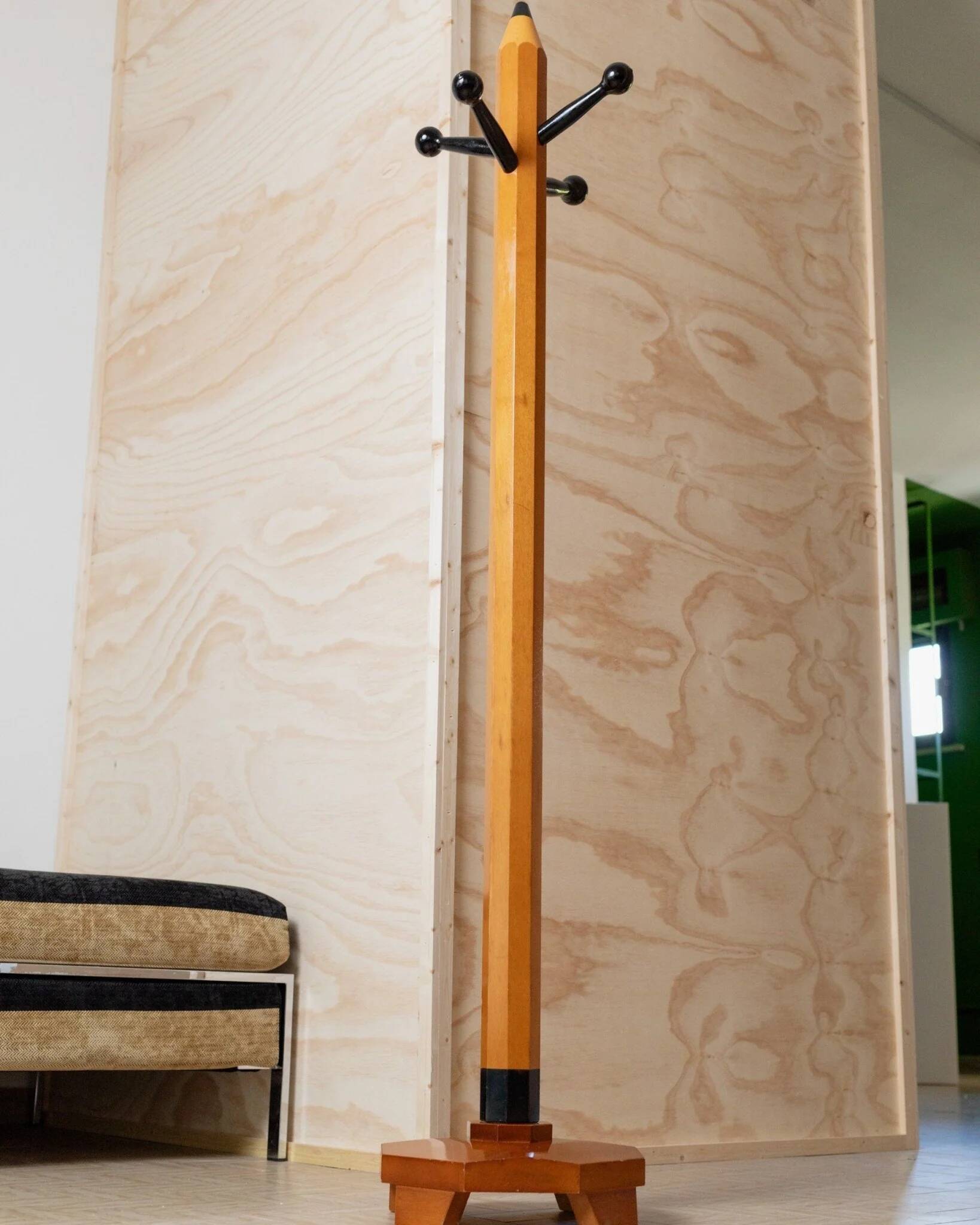 Orange wood Memphis-style Pencil Coat Rack, XL vintage 1980s, Italy by Artema