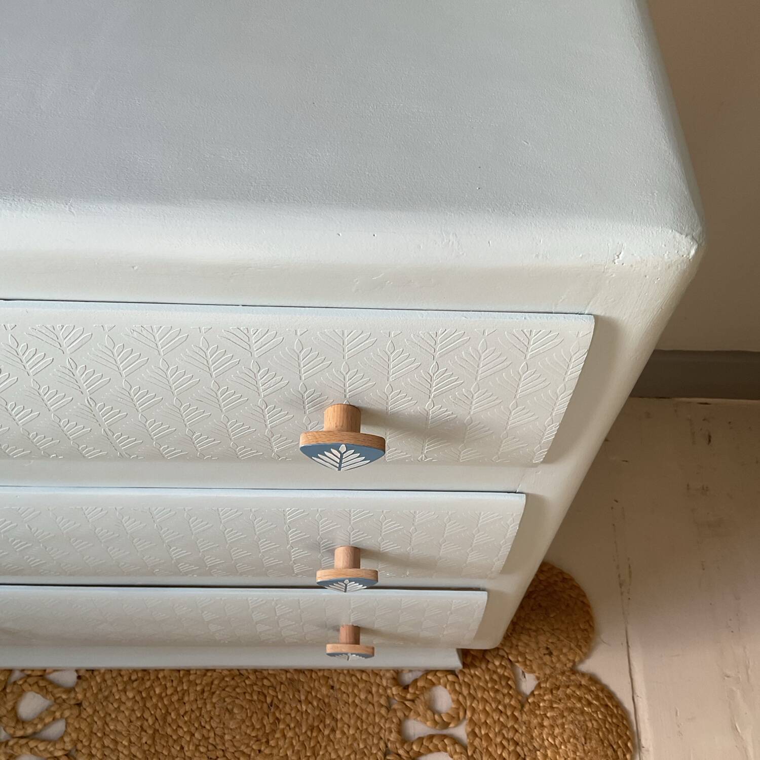 Vintage chest of drawers