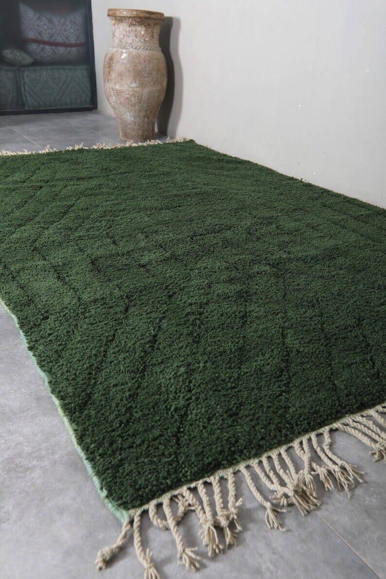 Handmade pure wool rug, size 200x300 cm.