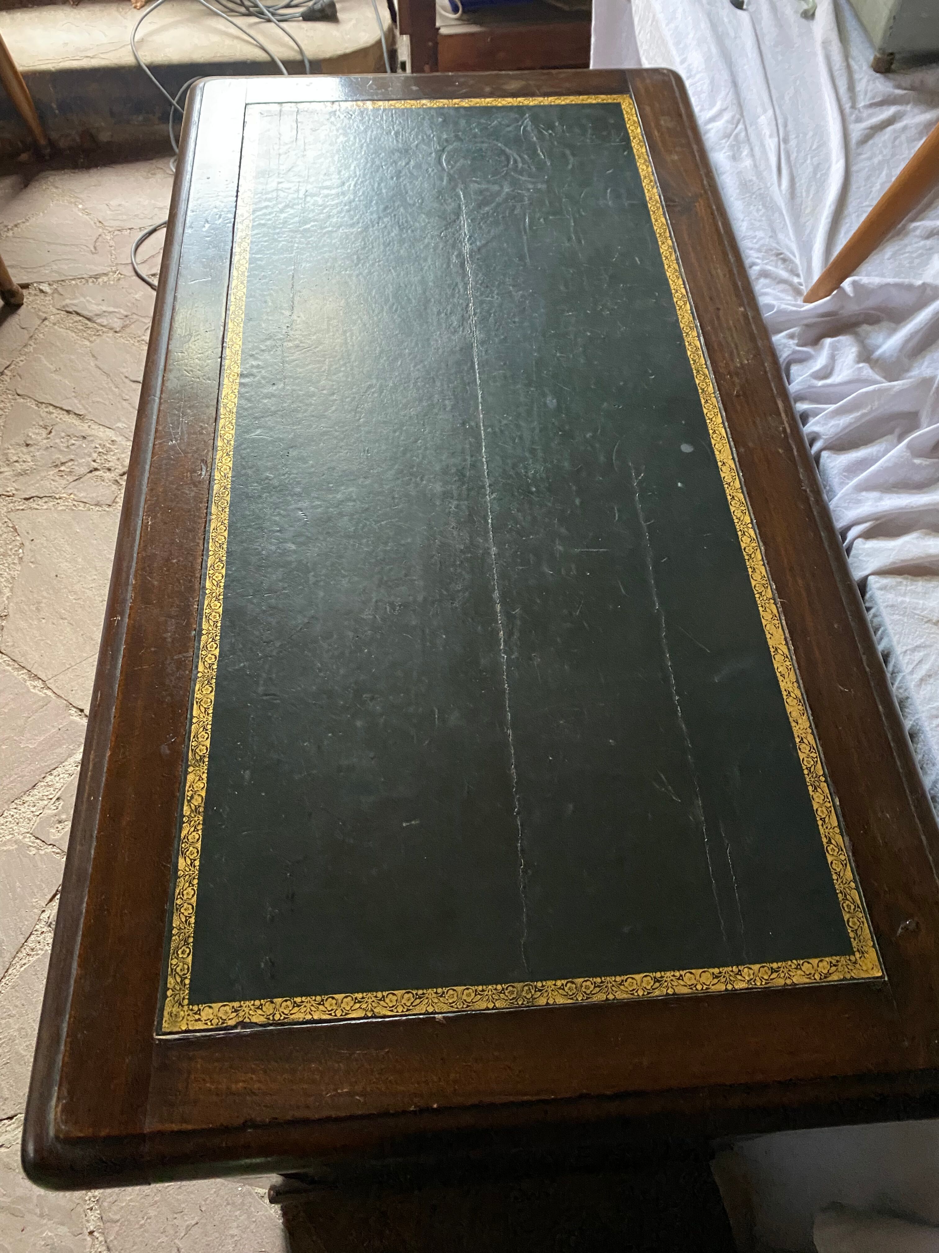 Old English desktop/console early XX