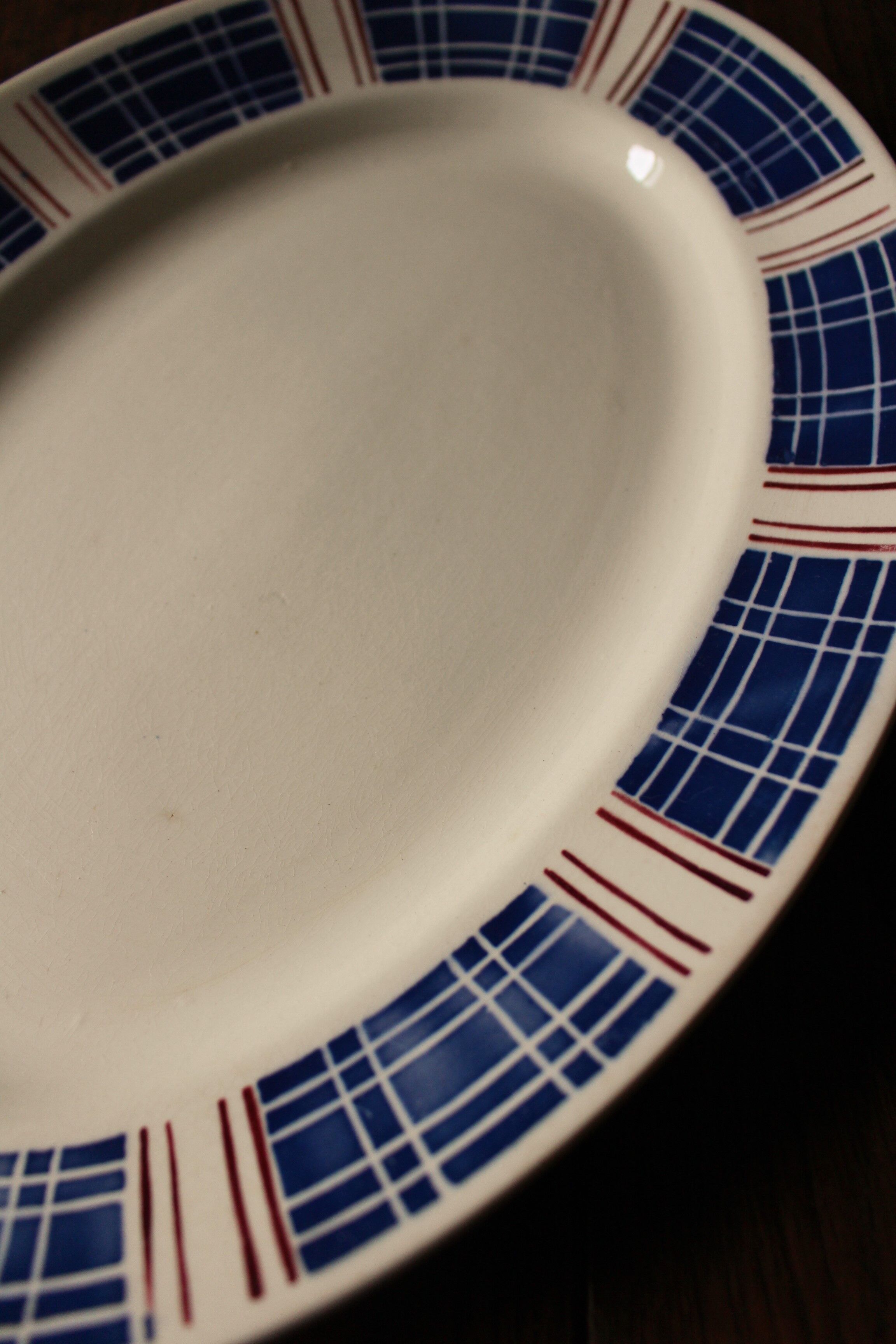 Oval dish Fécamp Badonviller 1900 blue red