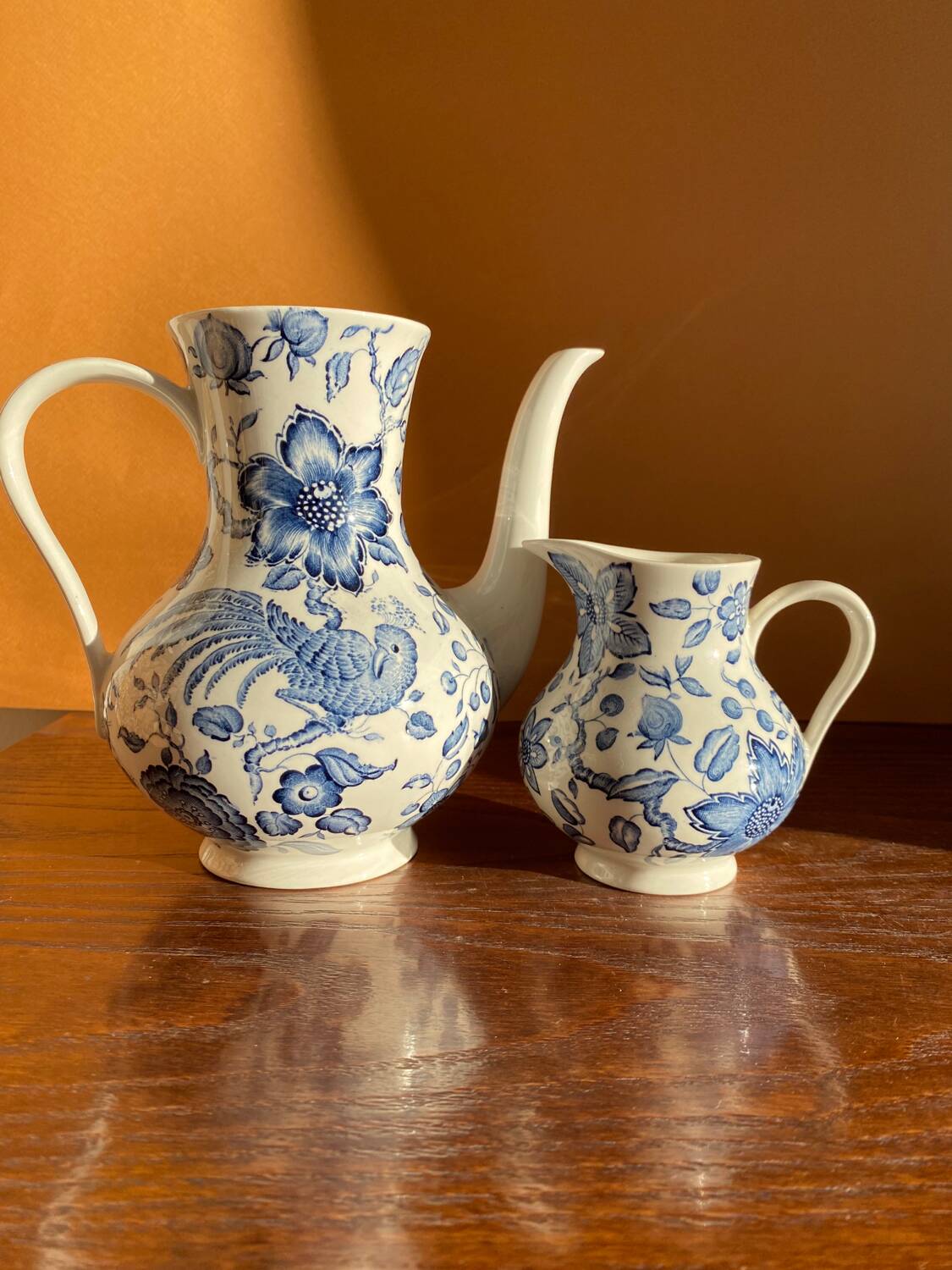 Villeroy & Boch hui Paradiso teapot and milk jug