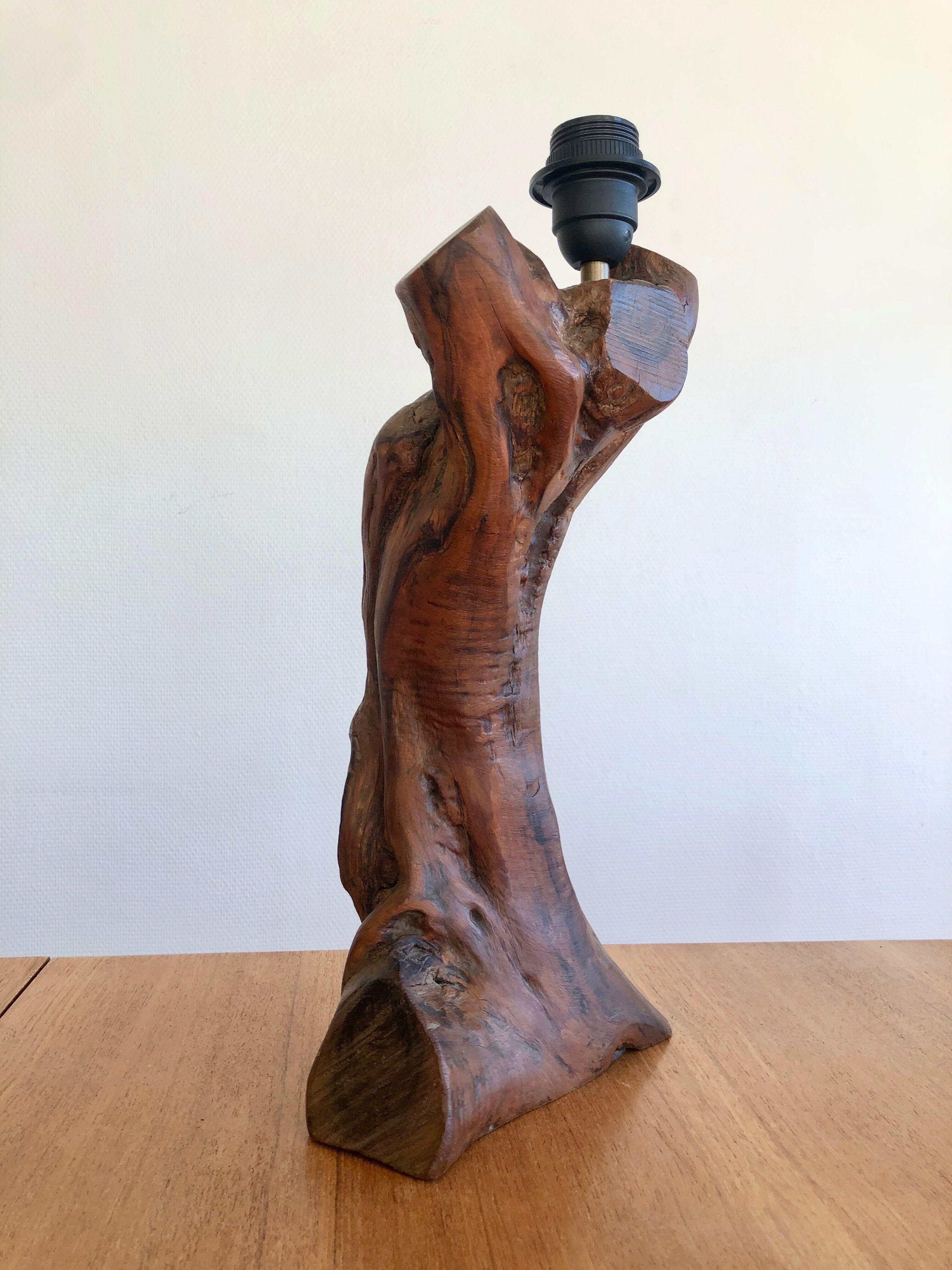 Anthropomorphic wooden lamp foot