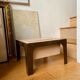 Table basse beige et brune