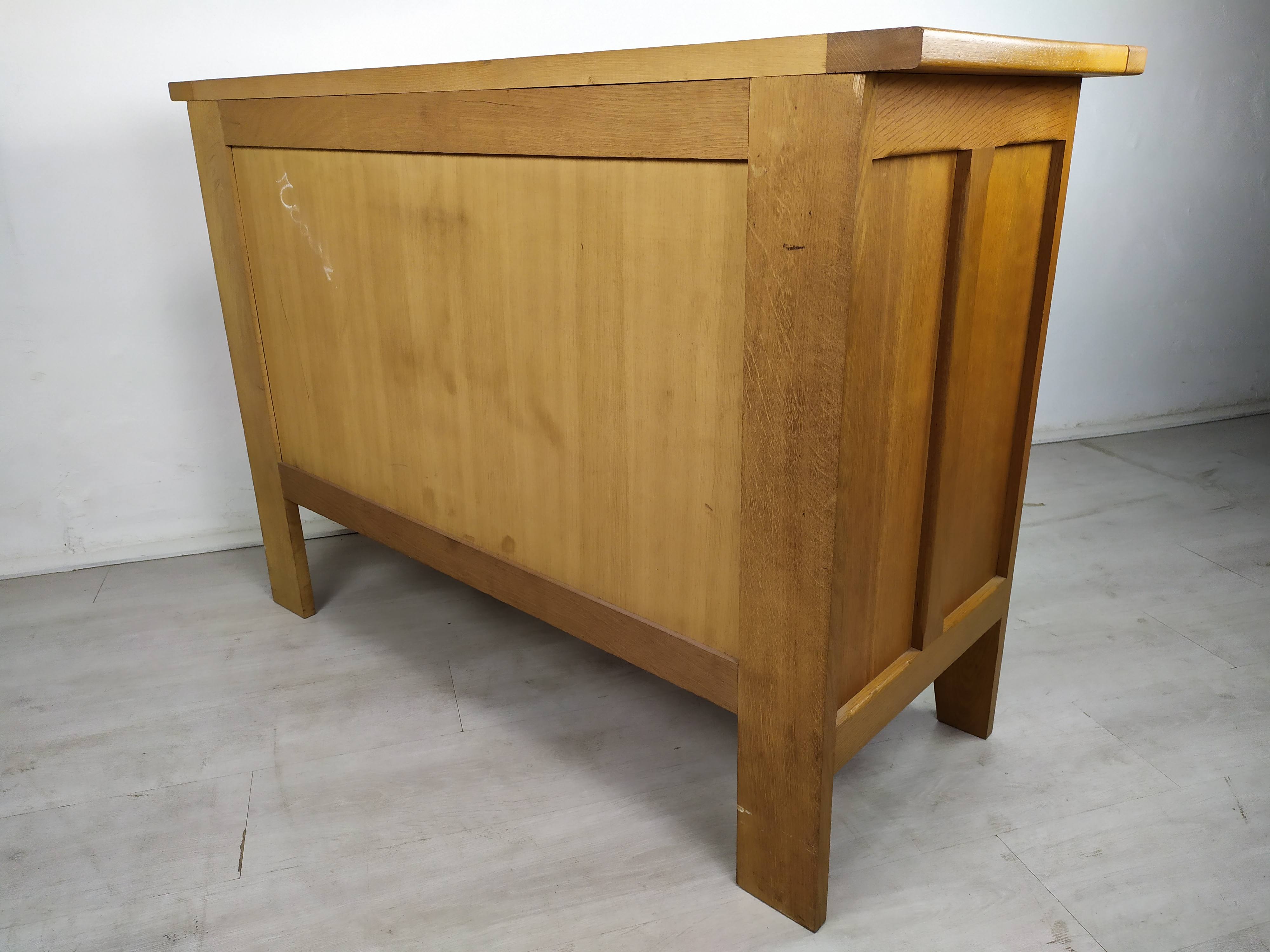 Vintage oak chest of drawers