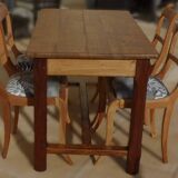 Table de ferme en chêne à pieds joinds par une entretoise