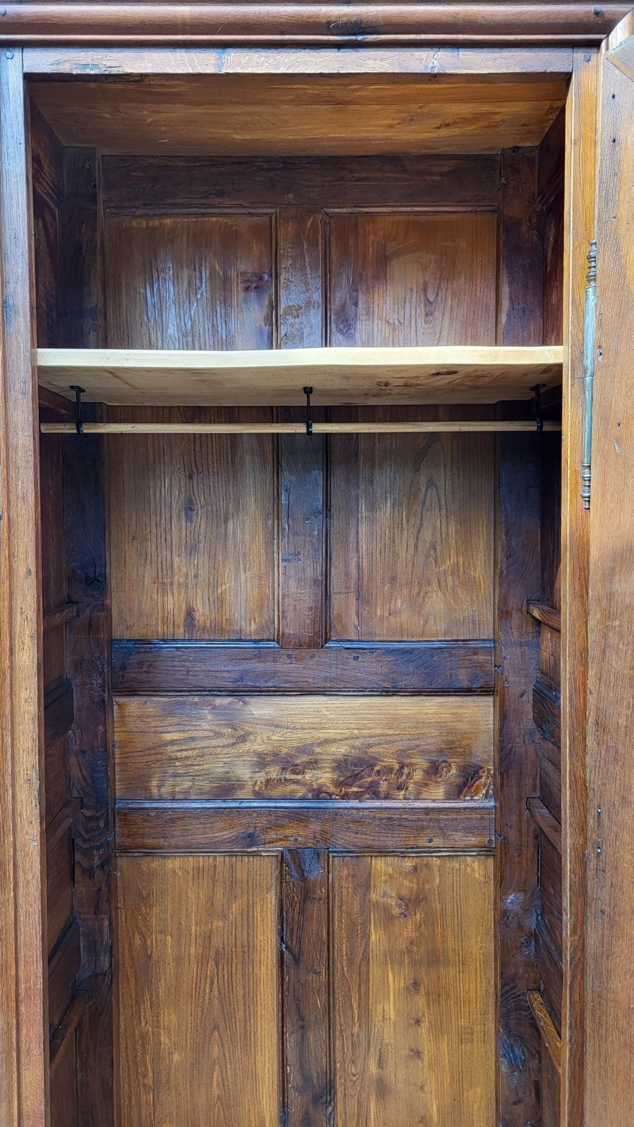 Large "Standing Man" in solid oak from the 18th century