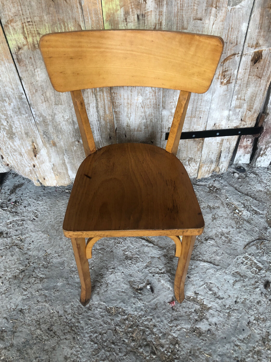 Chaise bistrot en bois clair vintage