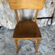 Chaise bistrot en bois clair vintage