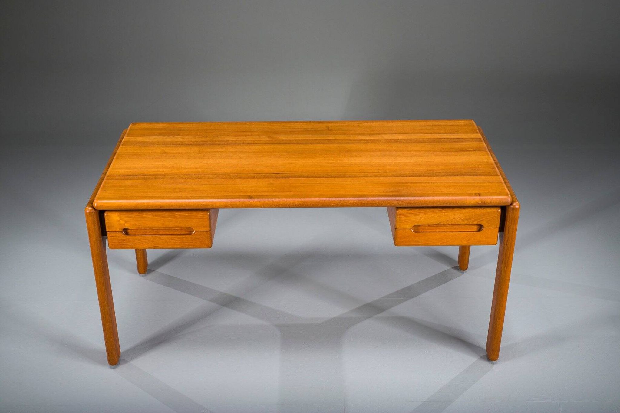 Bureau vintage en teck d'un ébéniste danois, années 1950