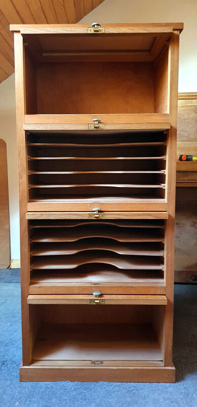 Vintage binder with 4 sliding doors