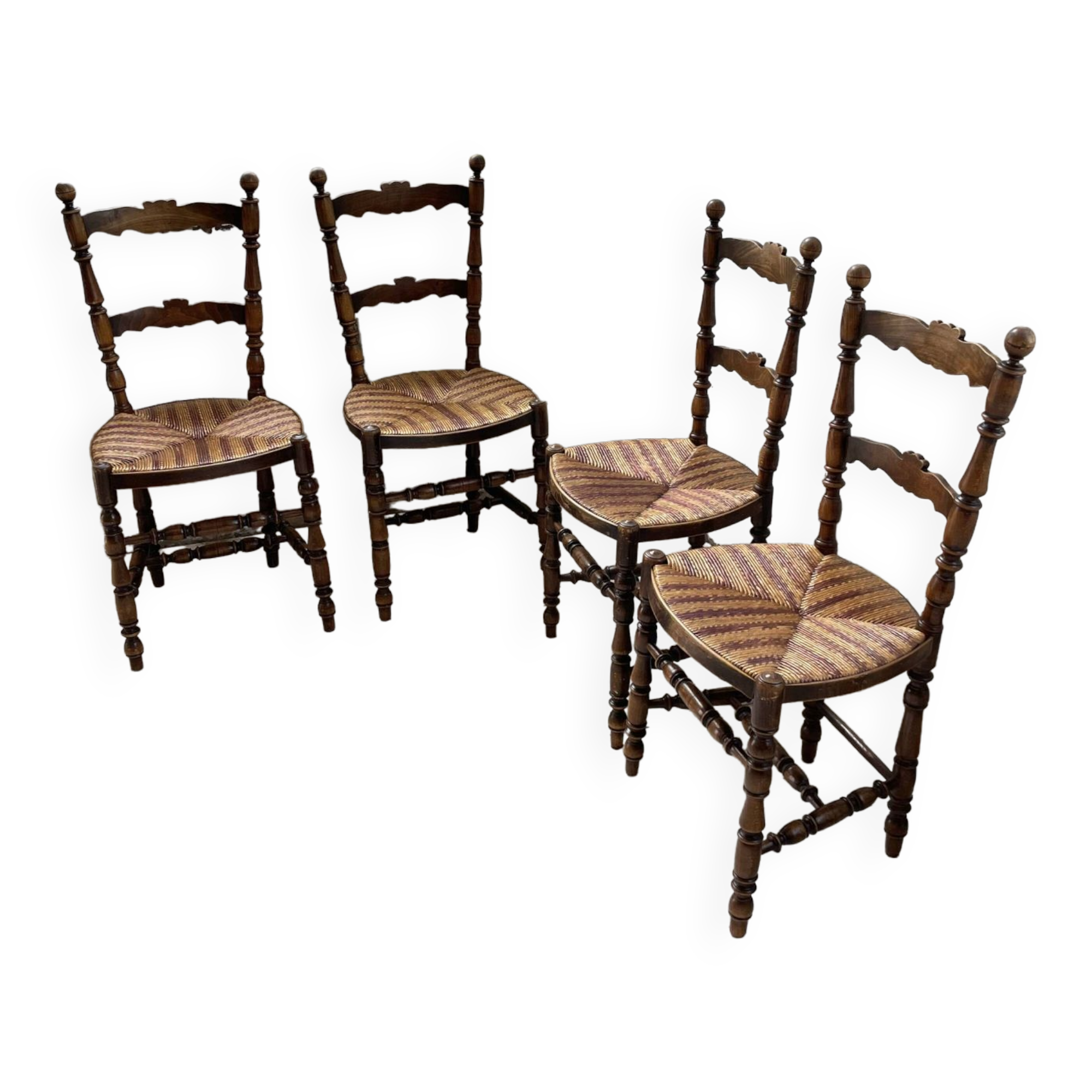 Set of rustic Provençal mulched chairs
