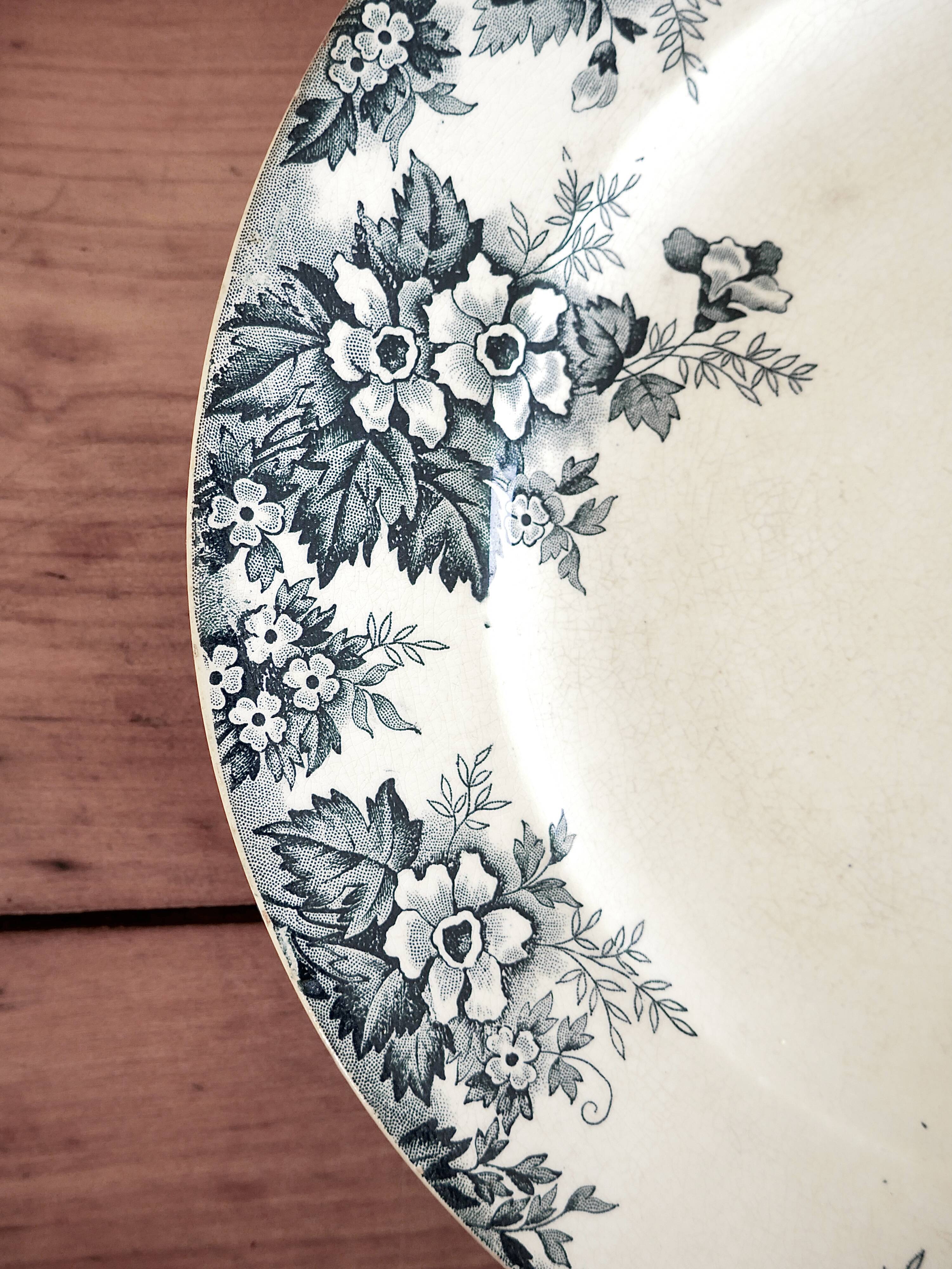 Serving dish iron land St Amand